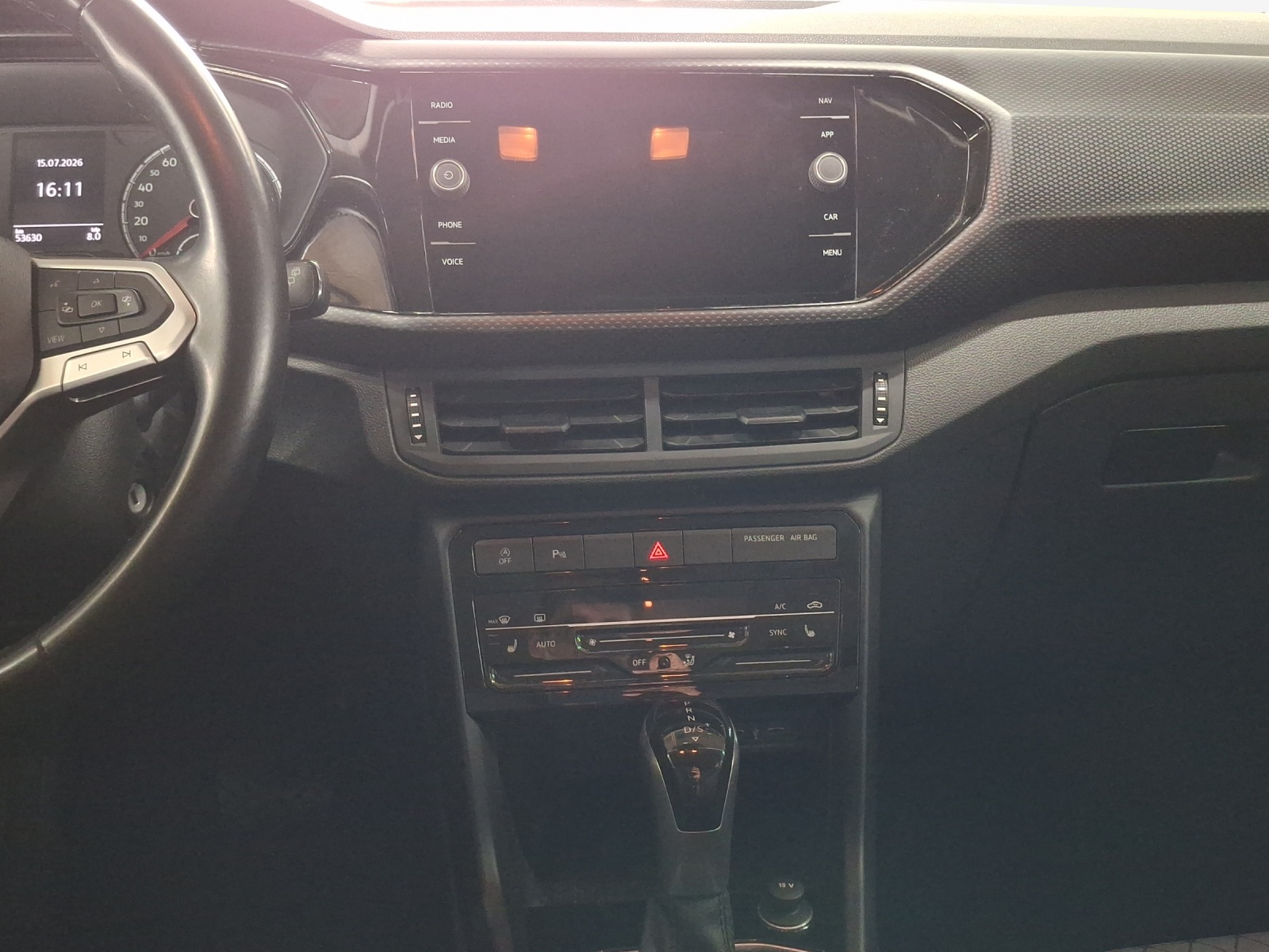 VW T-Cross 1.0 TSI Life DSG-image-10