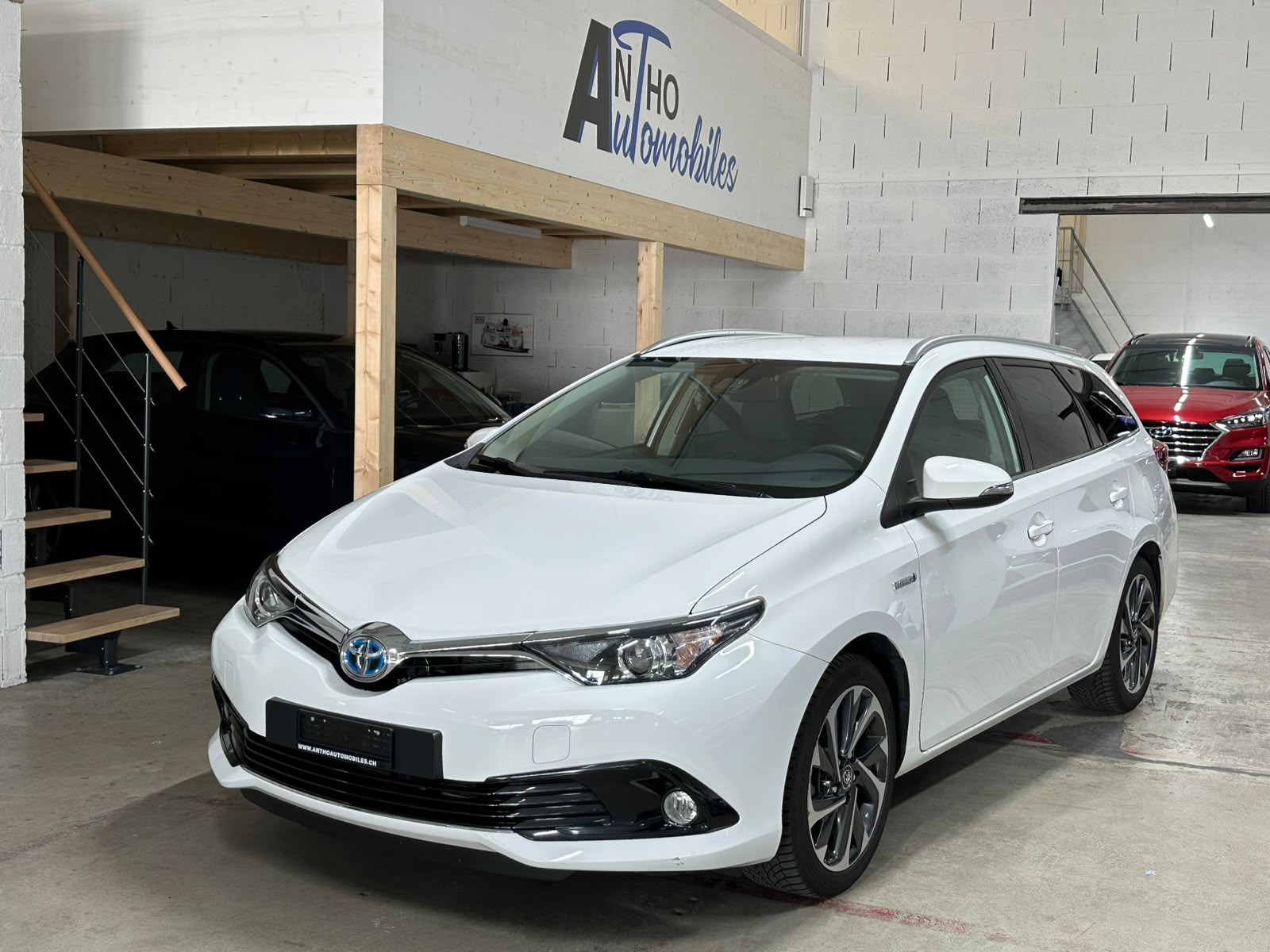 TOYOTA Auris 1.8 HSD Sol e-CVT