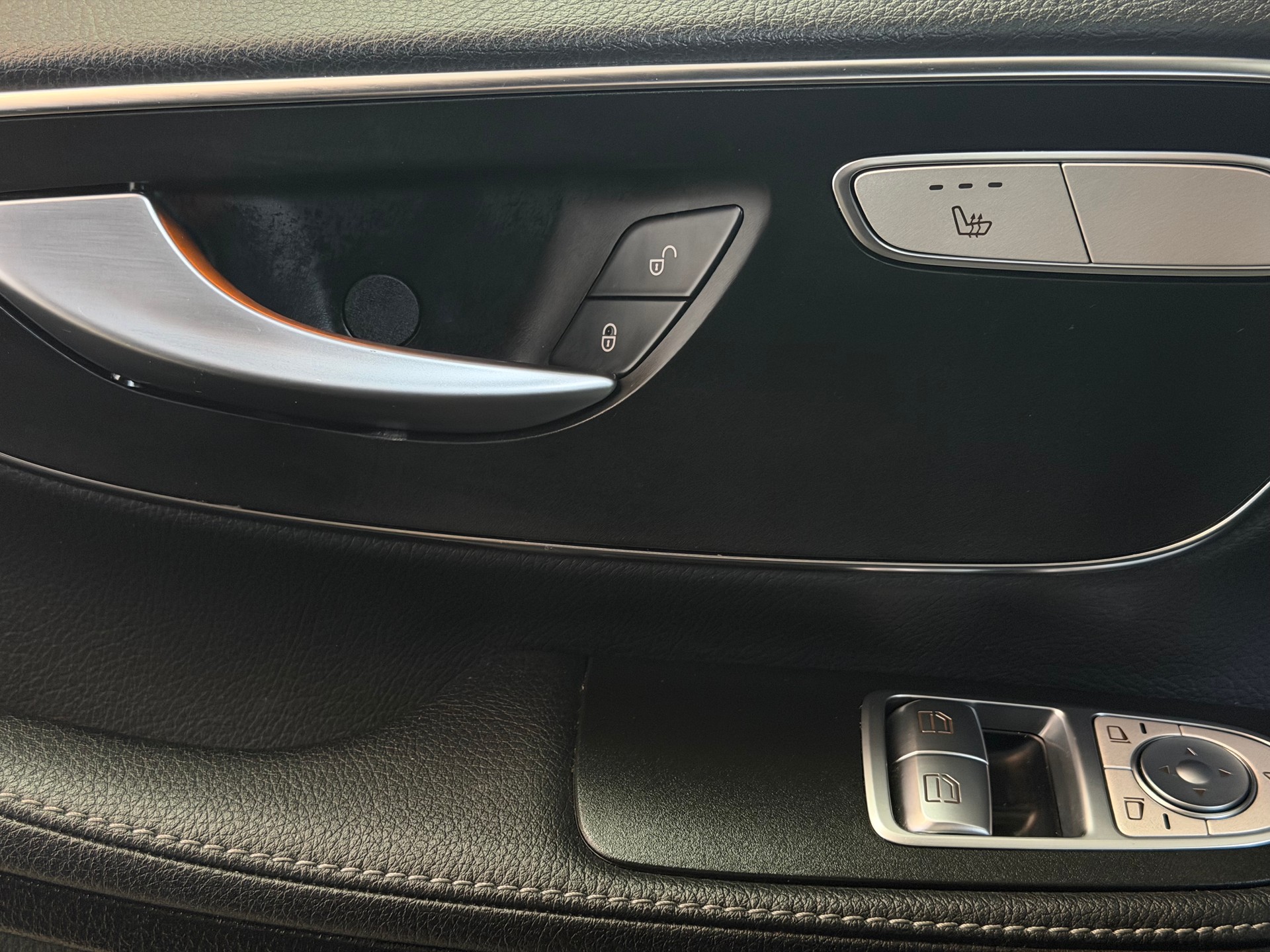 MERCEDES-BENZ V 300 d extralang Avantgarde 9G-Tronic | Ab MFK 01.2026 | Mercedes Garantie | Elektrische Türen L+R | 8-Plätzer-image-17