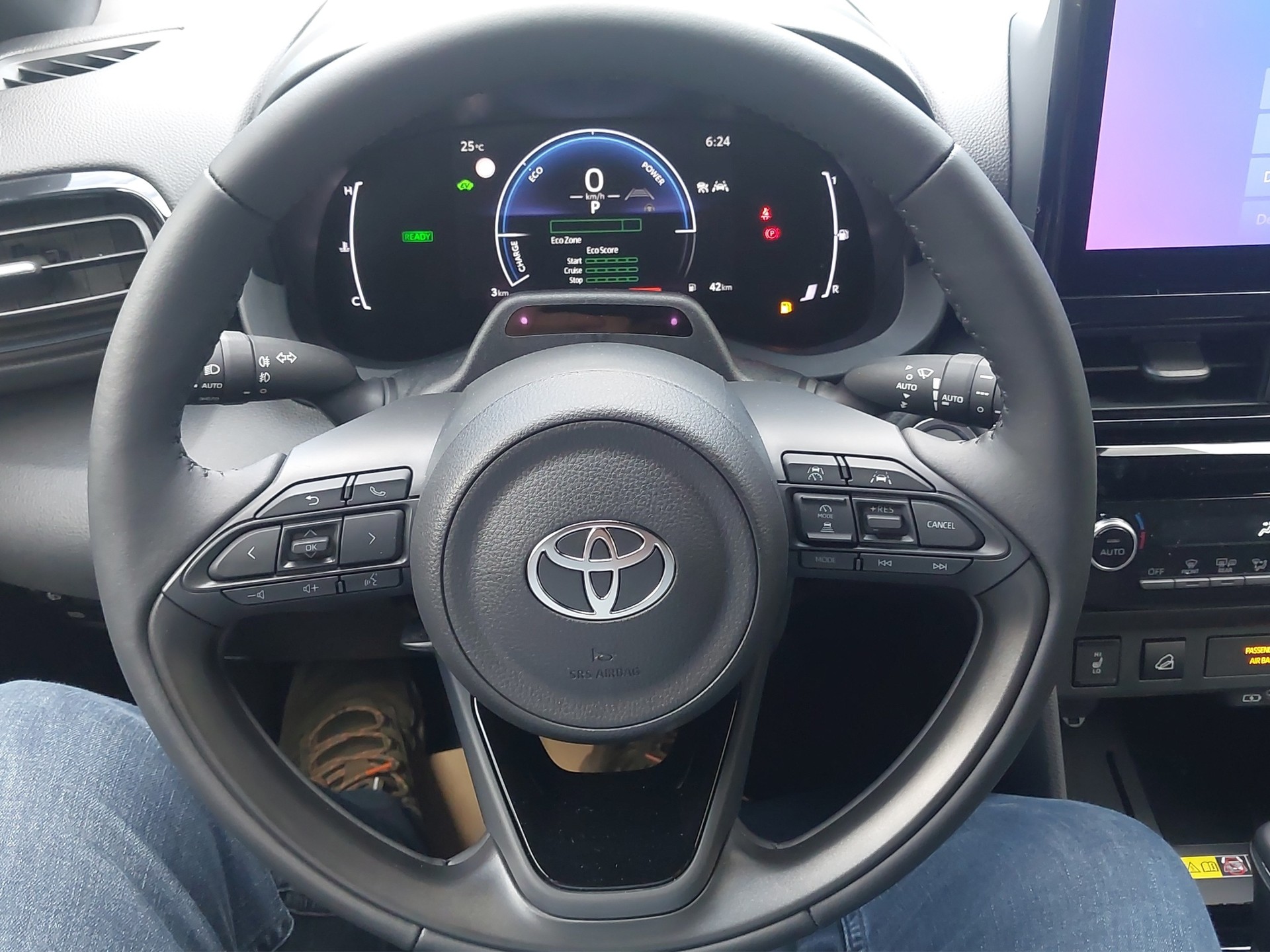 TOYOTA Yaris Cross 1.5 VVT-i HSD Trend AWD-i-image-9