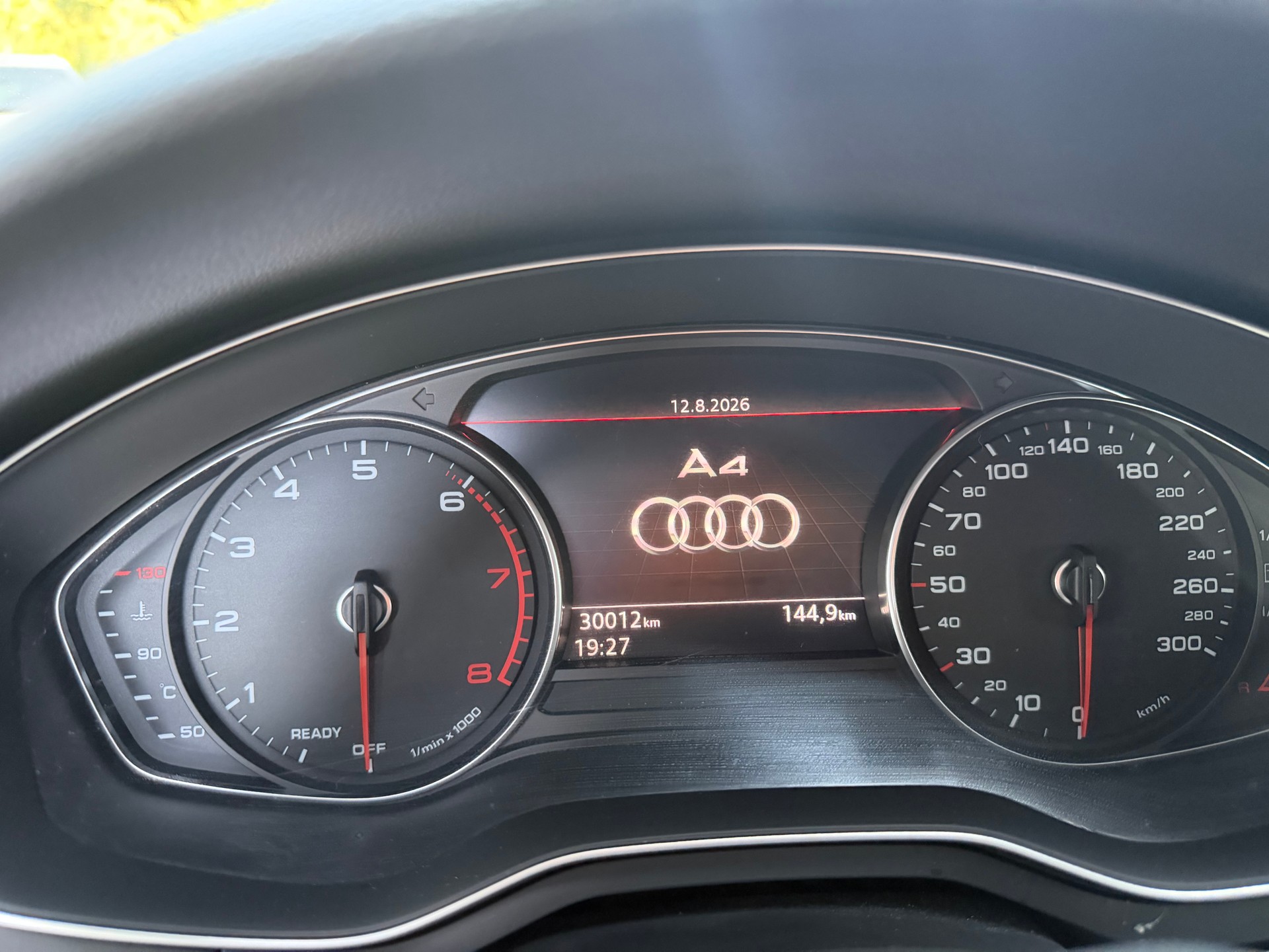 AUDI A4 Limousine 2.0 TFSI S-tronic-image-8
