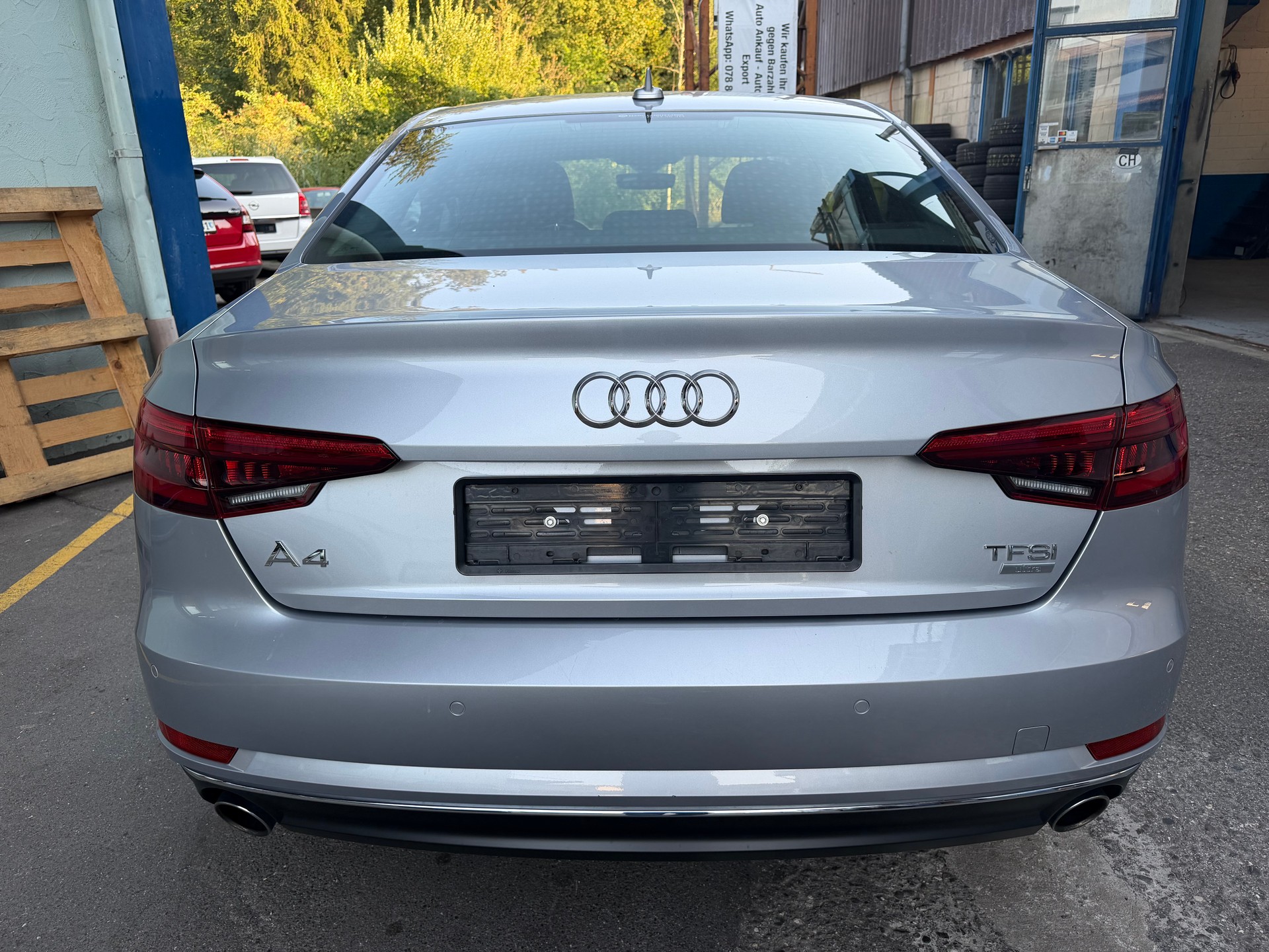 AUDI A4 Limousine 2.0 TFSI S-tronic-image-5