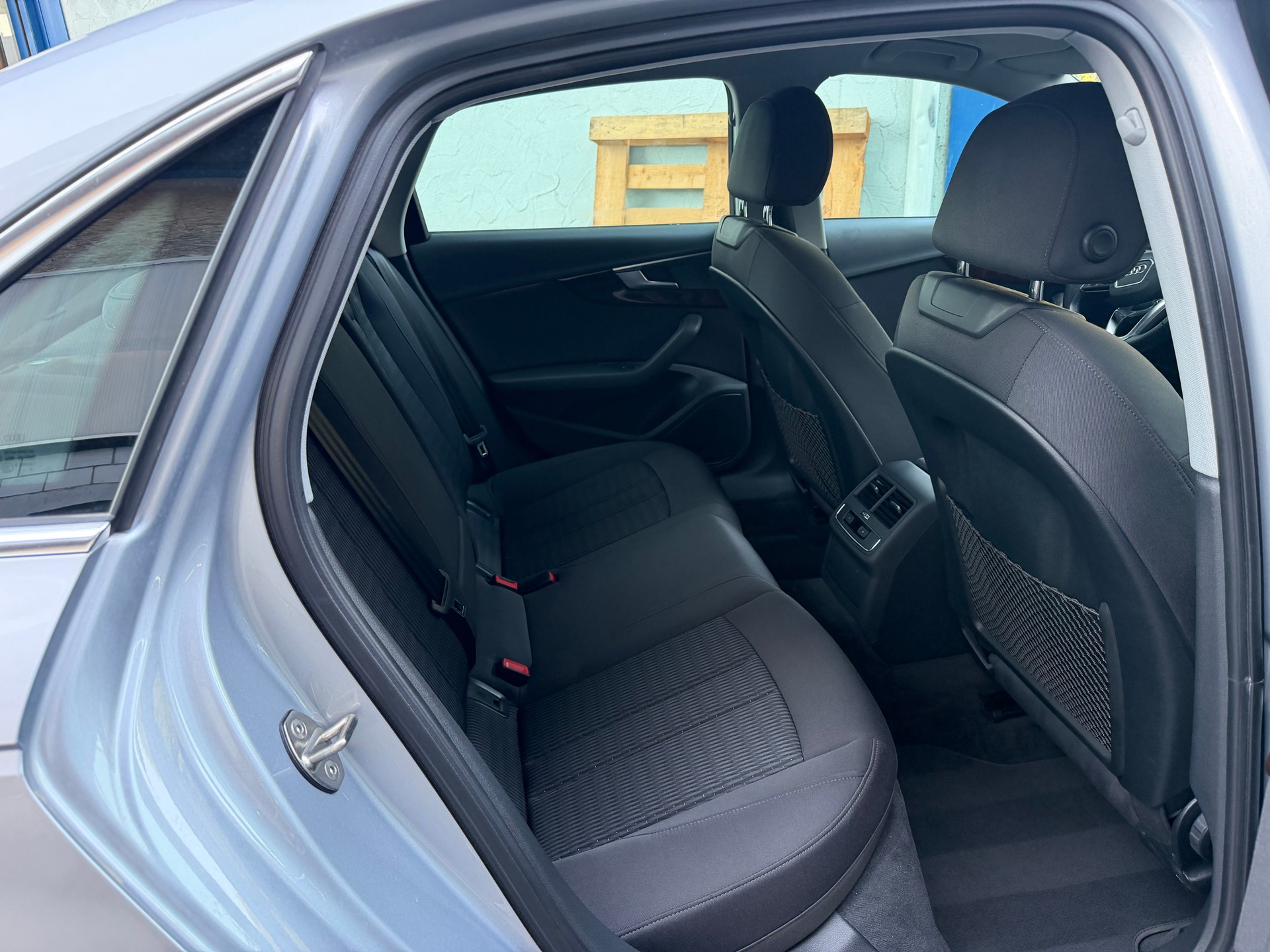 AUDI A4 Limousine 2.0 TFSI S-tronic-image-7