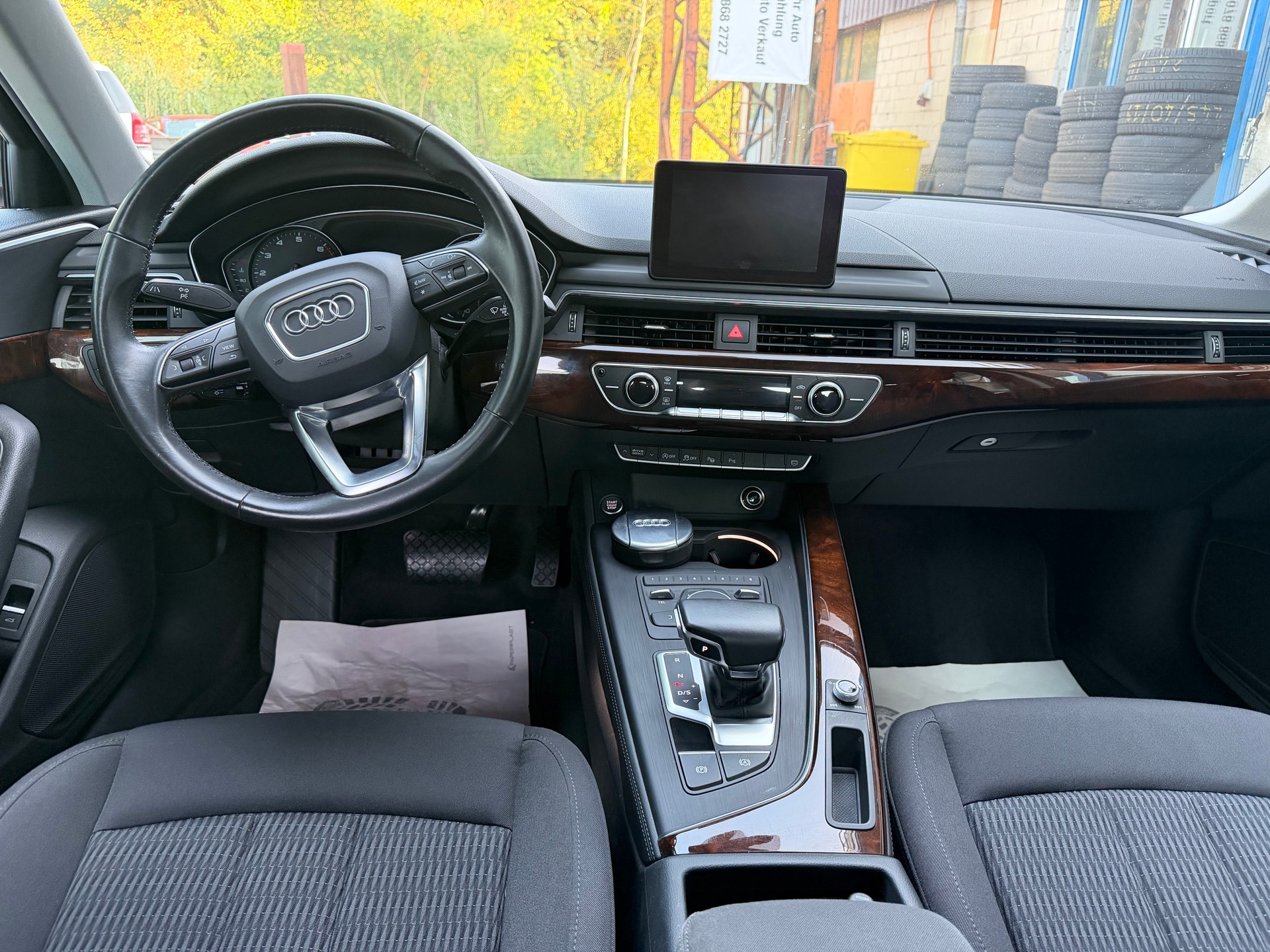 AUDI A4 Limousine 2.0 TFSI S-tronic-image-14