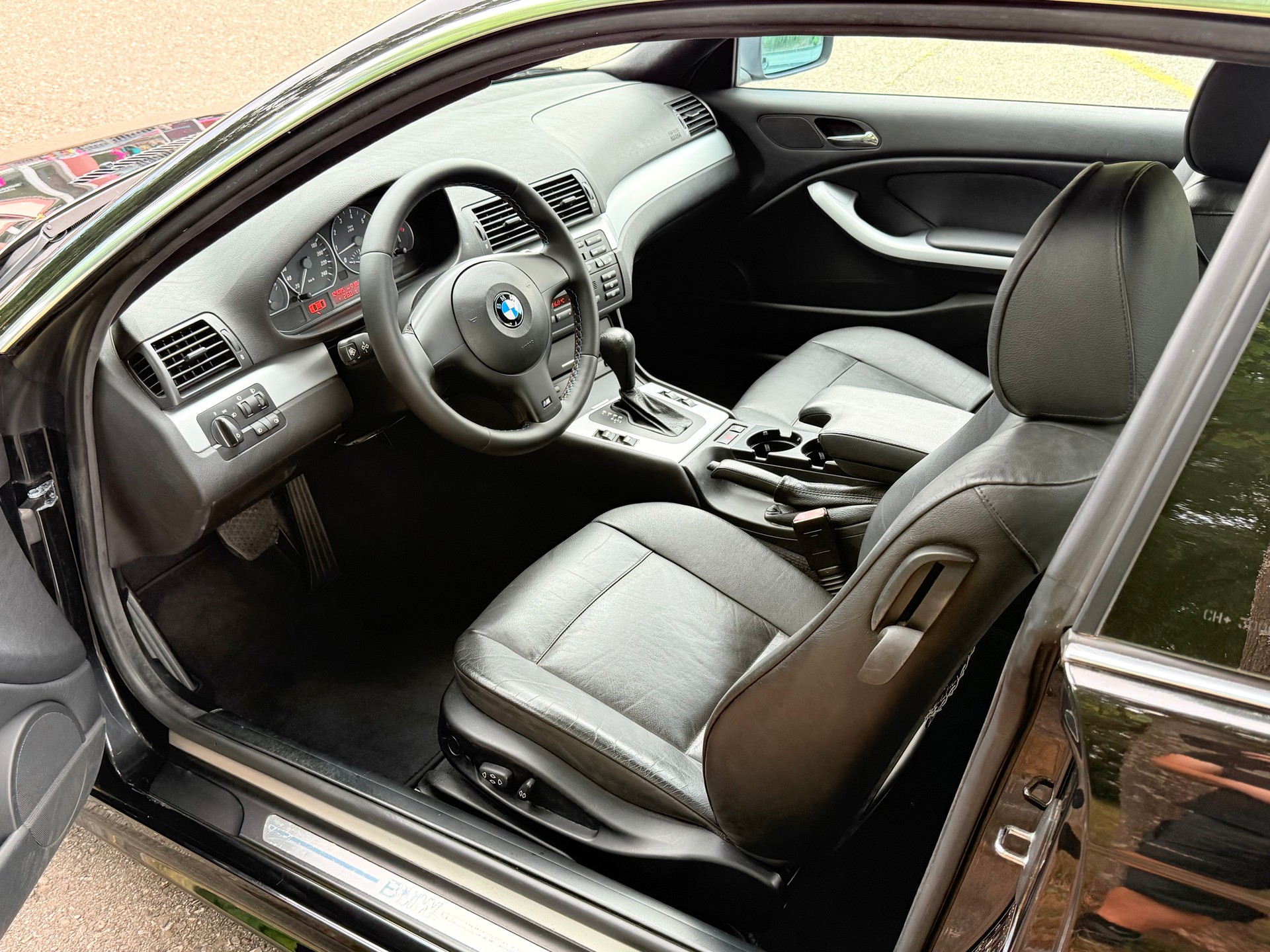 BMW 330Ci Coupé-image-11