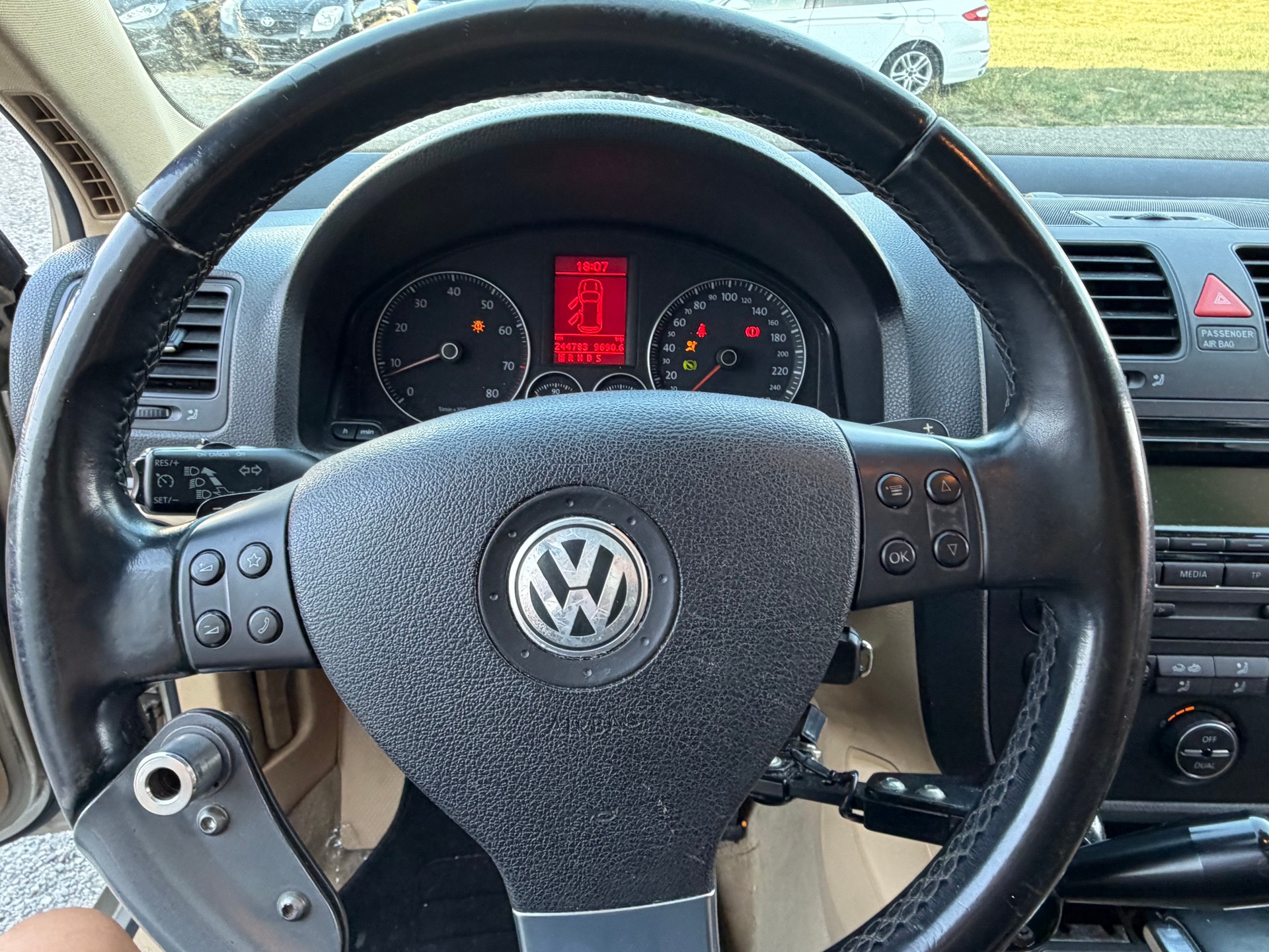 VW Golf var. 1,4 TSI Automatique véhicule pour handicapés-image-6