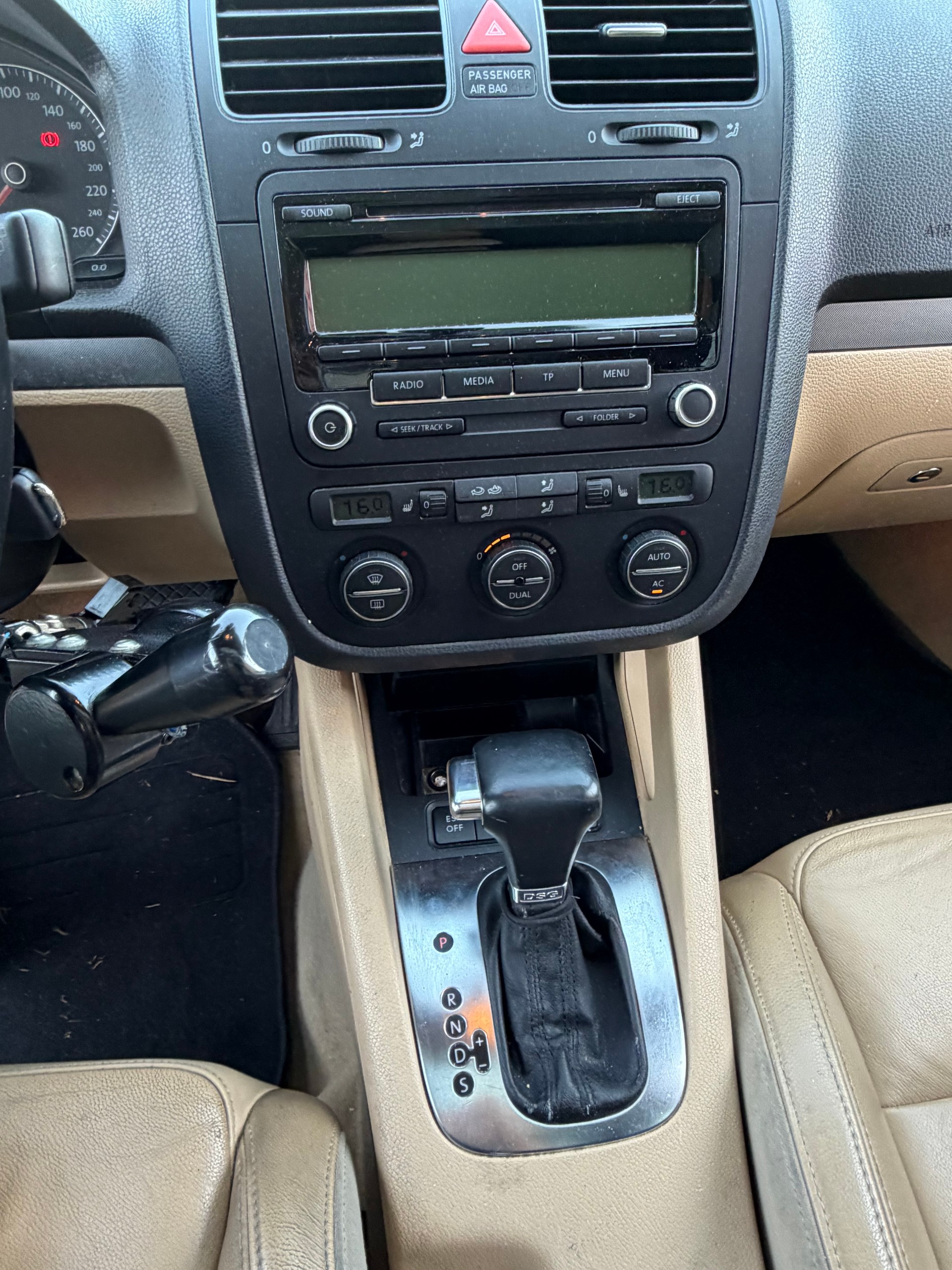 VW Golf var. 1,4 TSI Automatique véhicule pour handicapés-image-5
