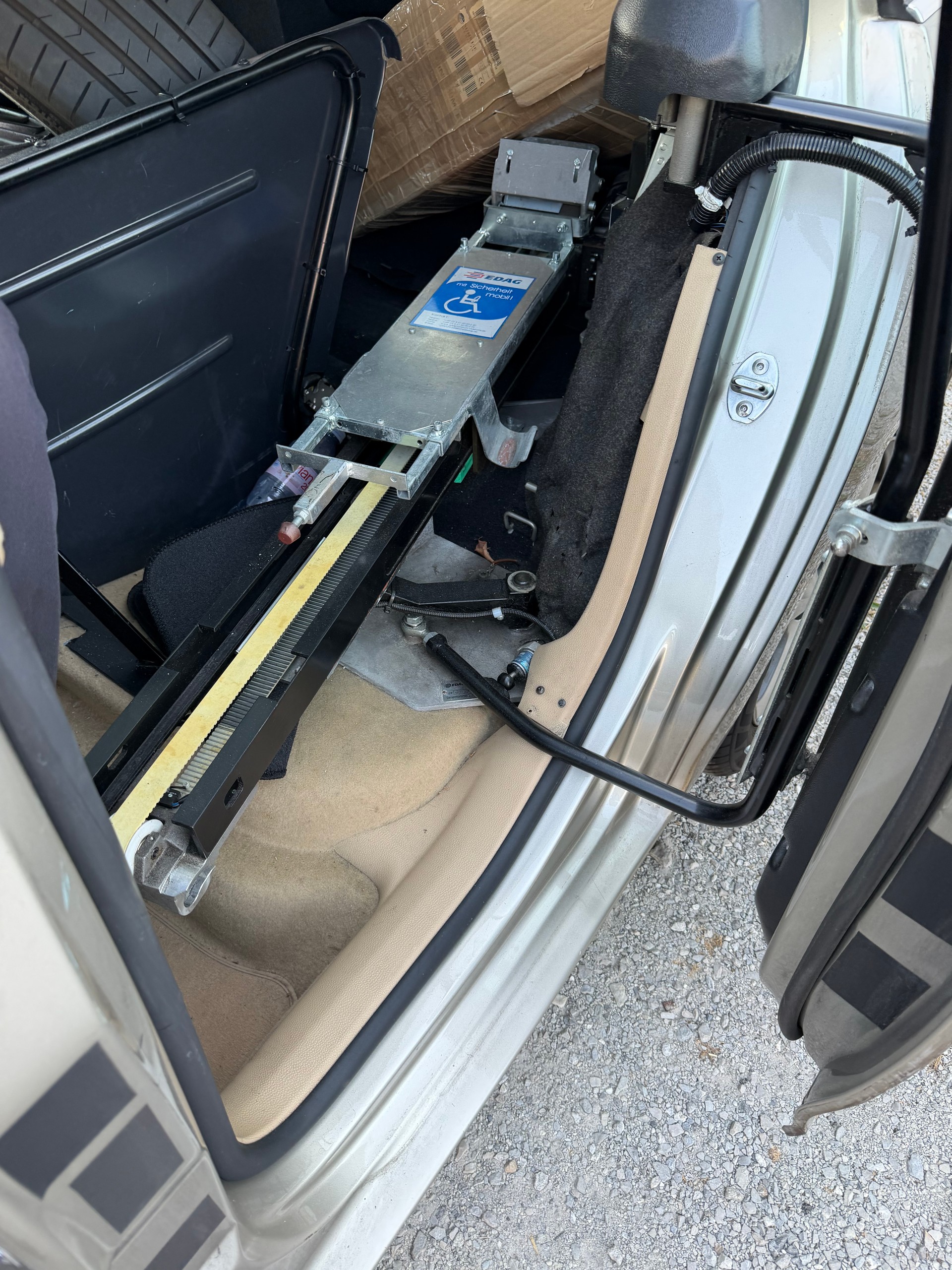 VW Golf var. 1,4 TSI Automatique véhicule pour handicapés-image-12