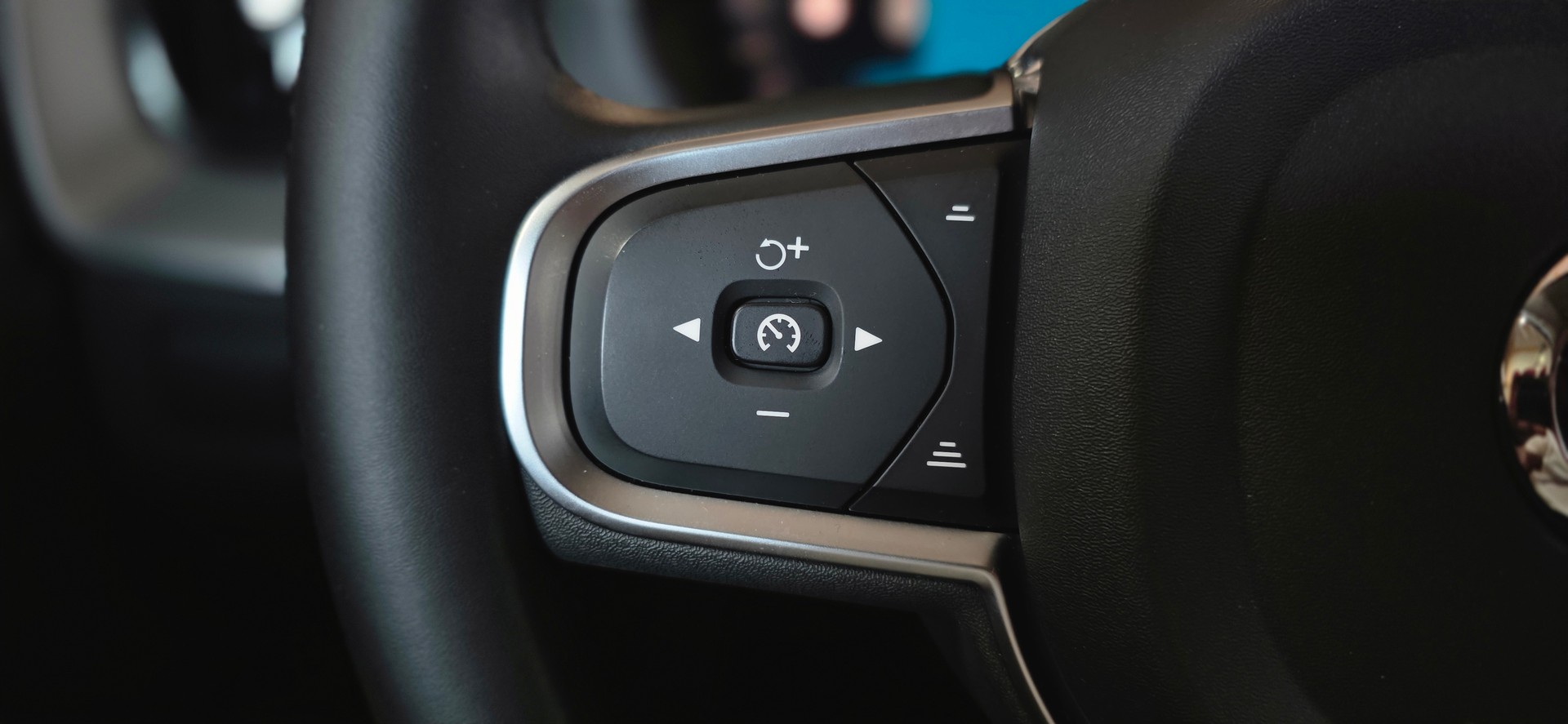 VOLVO XC60 B5 Benzin Mild Hybrid AWD Core Geartronic-image-14