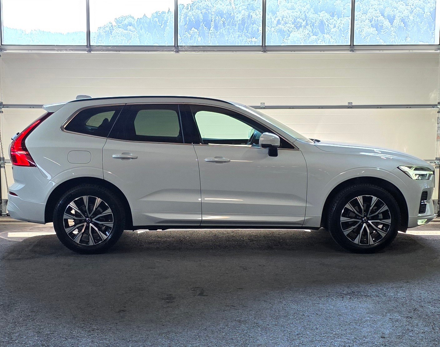 VOLVO XC60 B5 Benzin Mild Hybrid AWD Core Geartronic-image-5