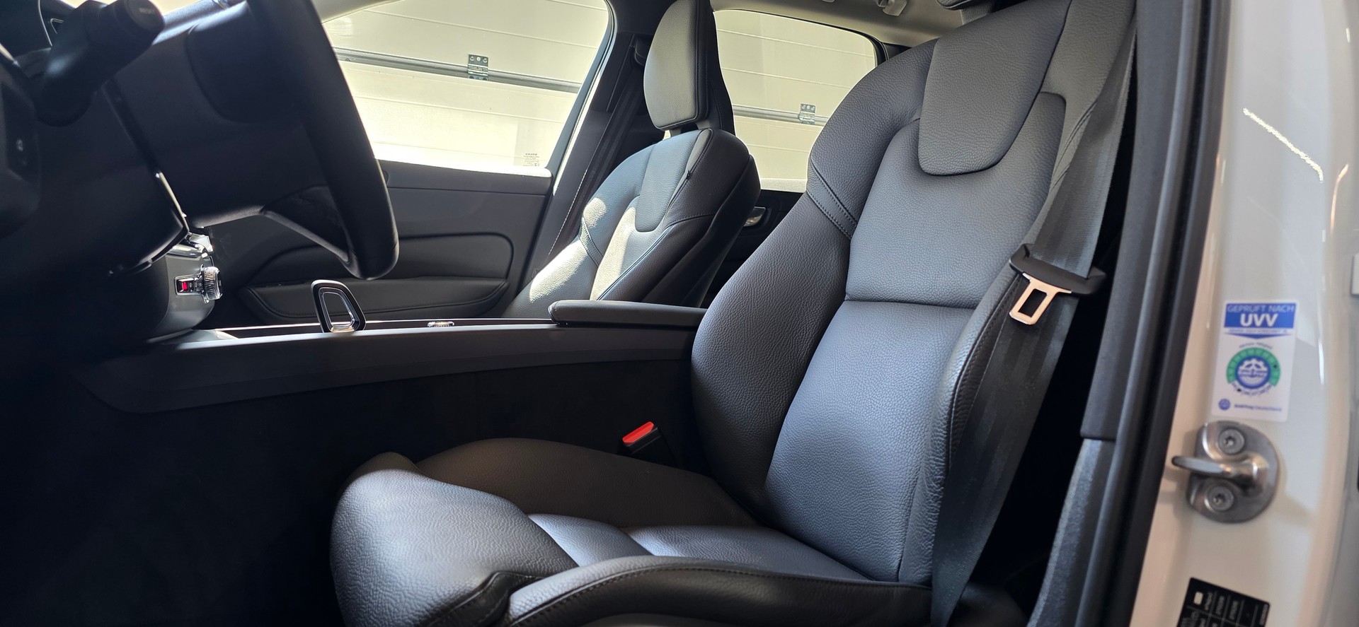 VOLVO XC60 B5 Benzin Mild Hybrid AWD Core Geartronic-image-9