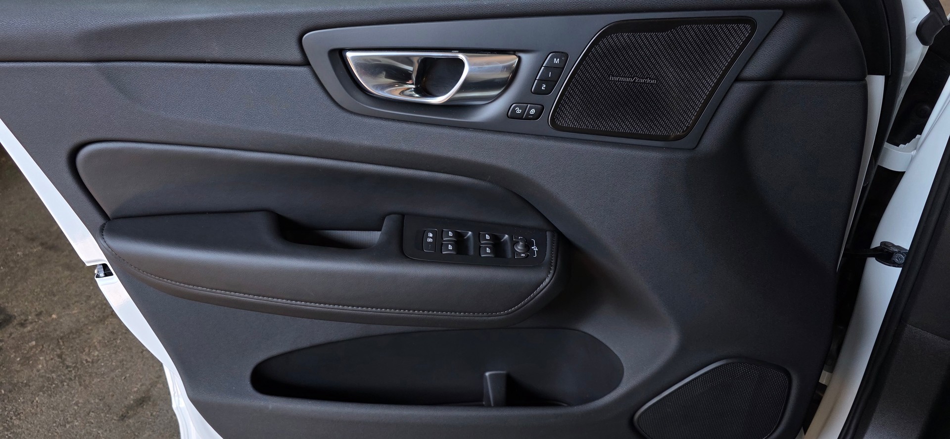 VOLVO XC60 B5 Benzin Mild Hybrid AWD Core Geartronic-image-15