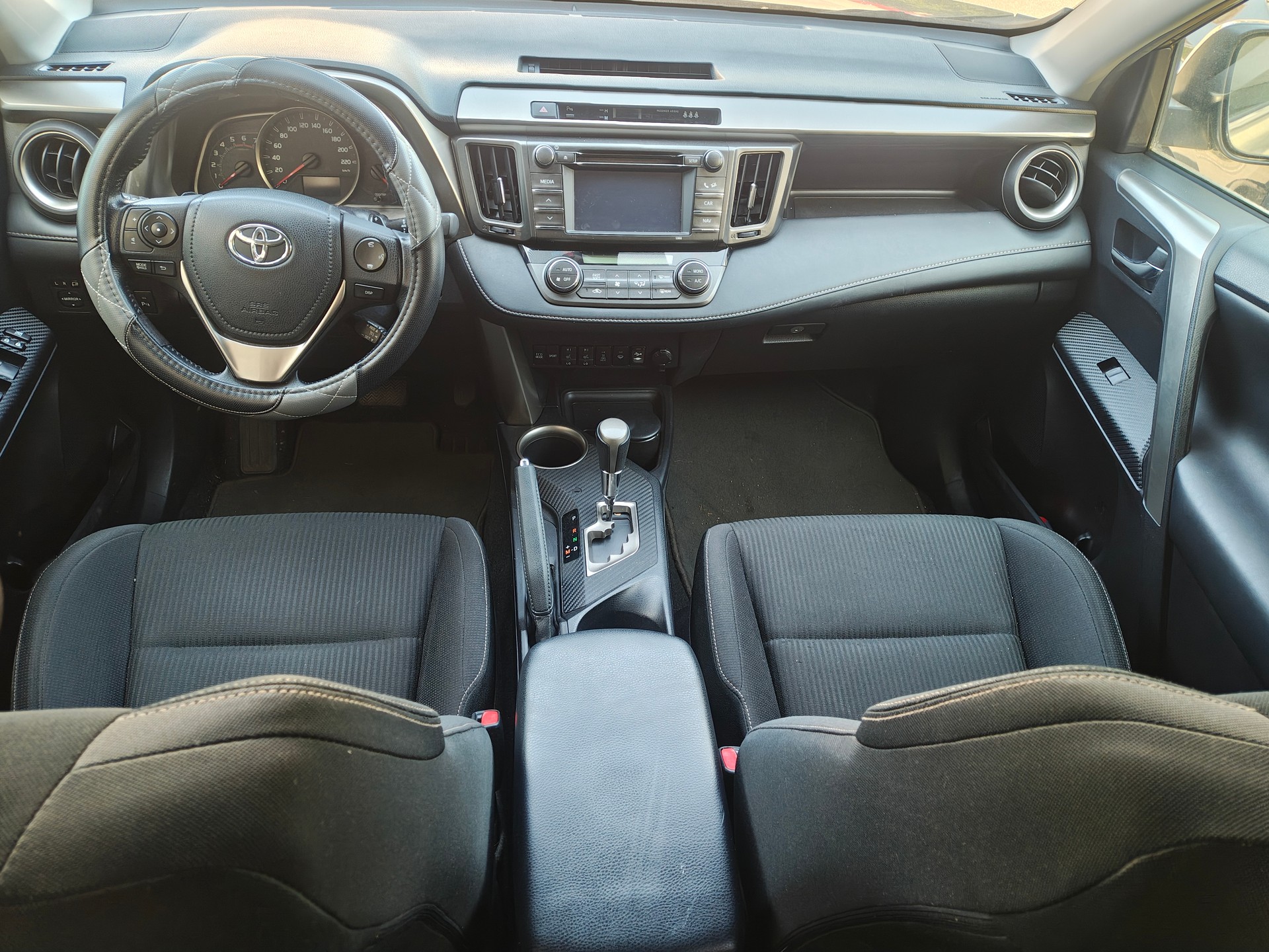 TOYOTA RAV-4 2.2D-CAT Sol Premium AT-image-10