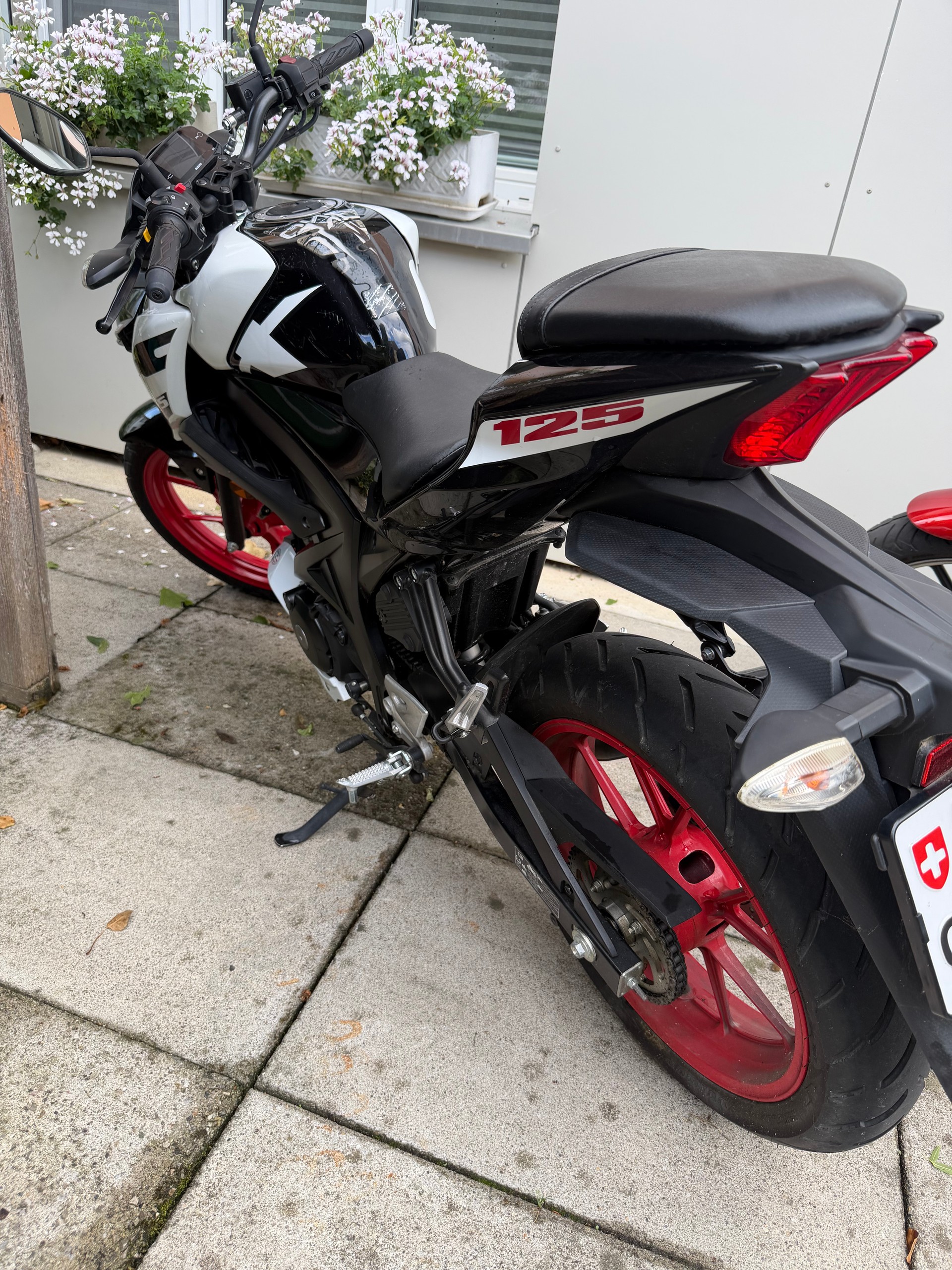 SUZUKI GSX-S 125-image-0