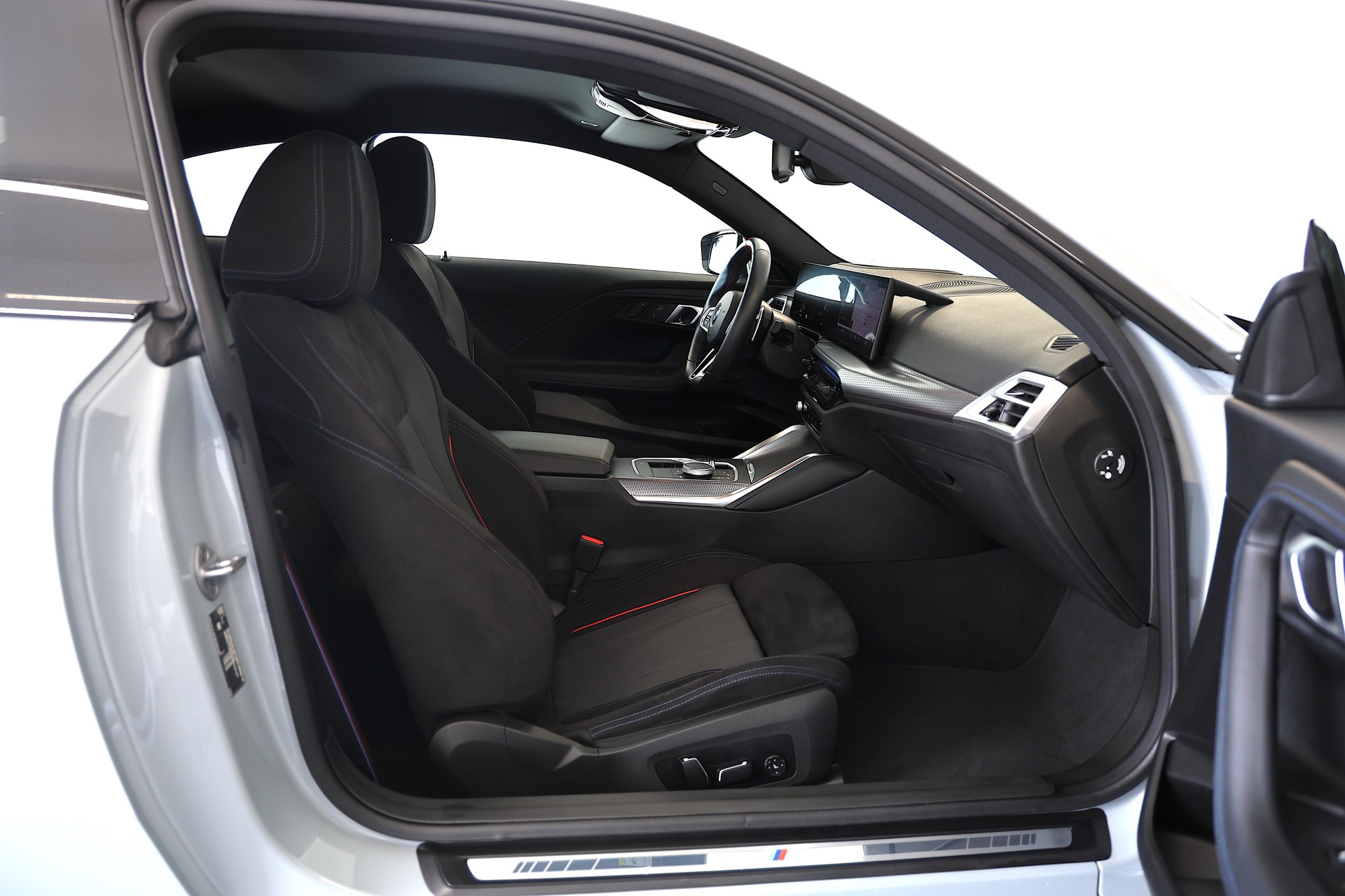 BMW M240i xDrive Coupé-image-13