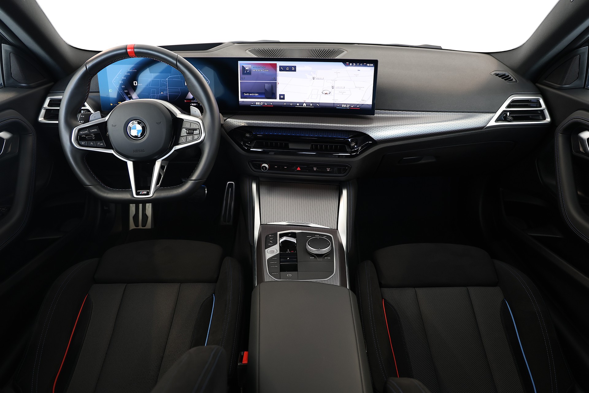 BMW M240i xDrive Coupé-image-11