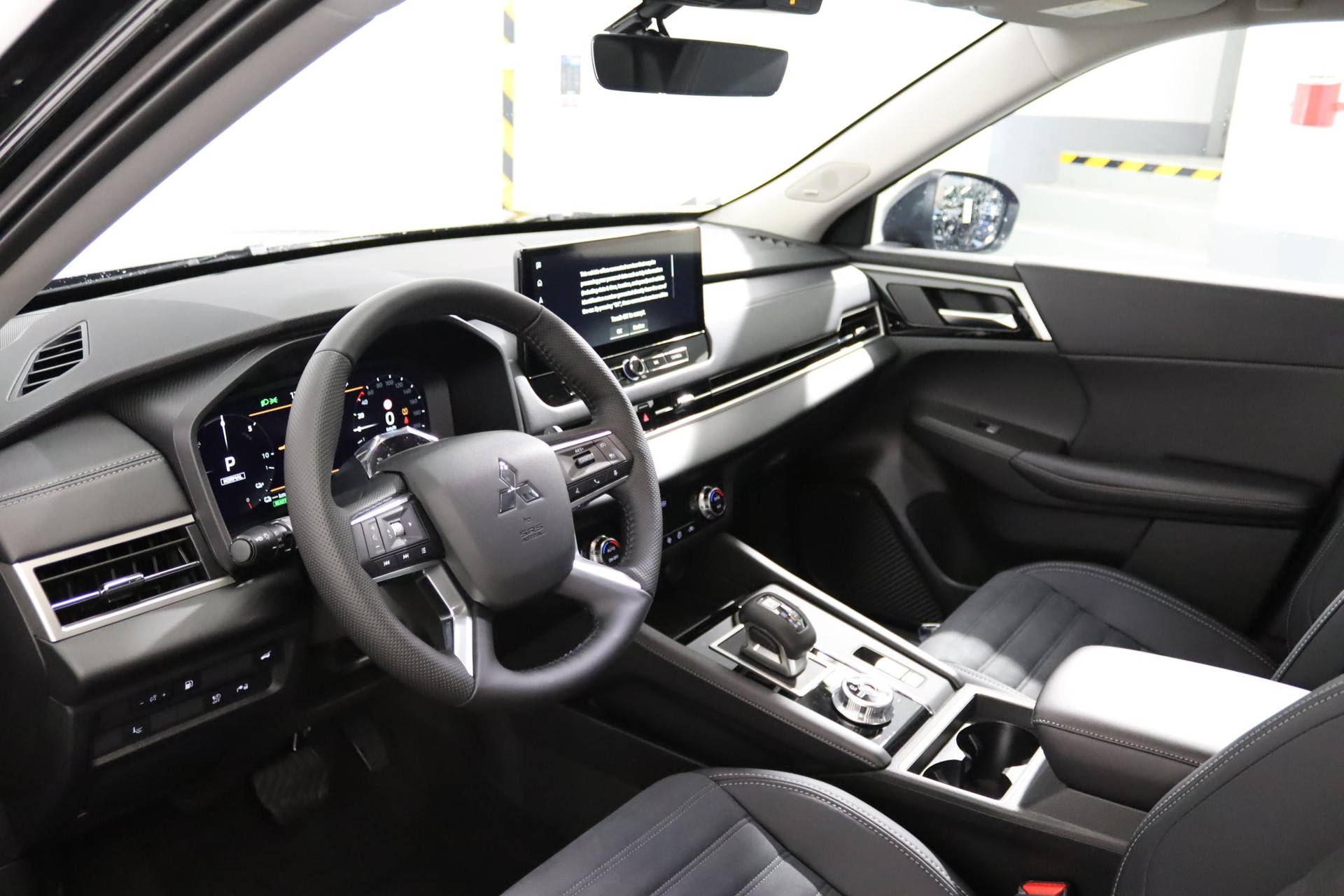 MITSUBISHI Outlander 2.4 PHEV Intense 4x4,-image-4