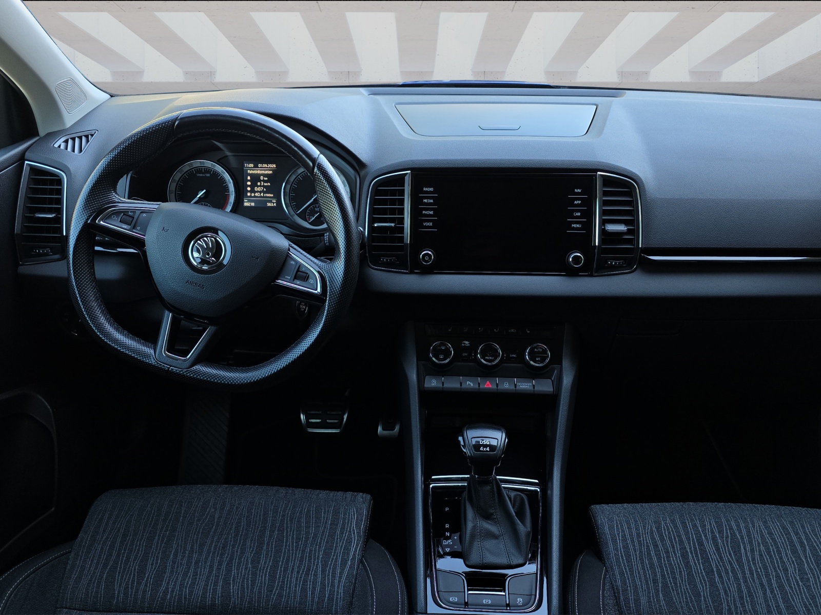 SKODA Karoq 2.0 TDI SCR Style 4x4 DSG-image-6