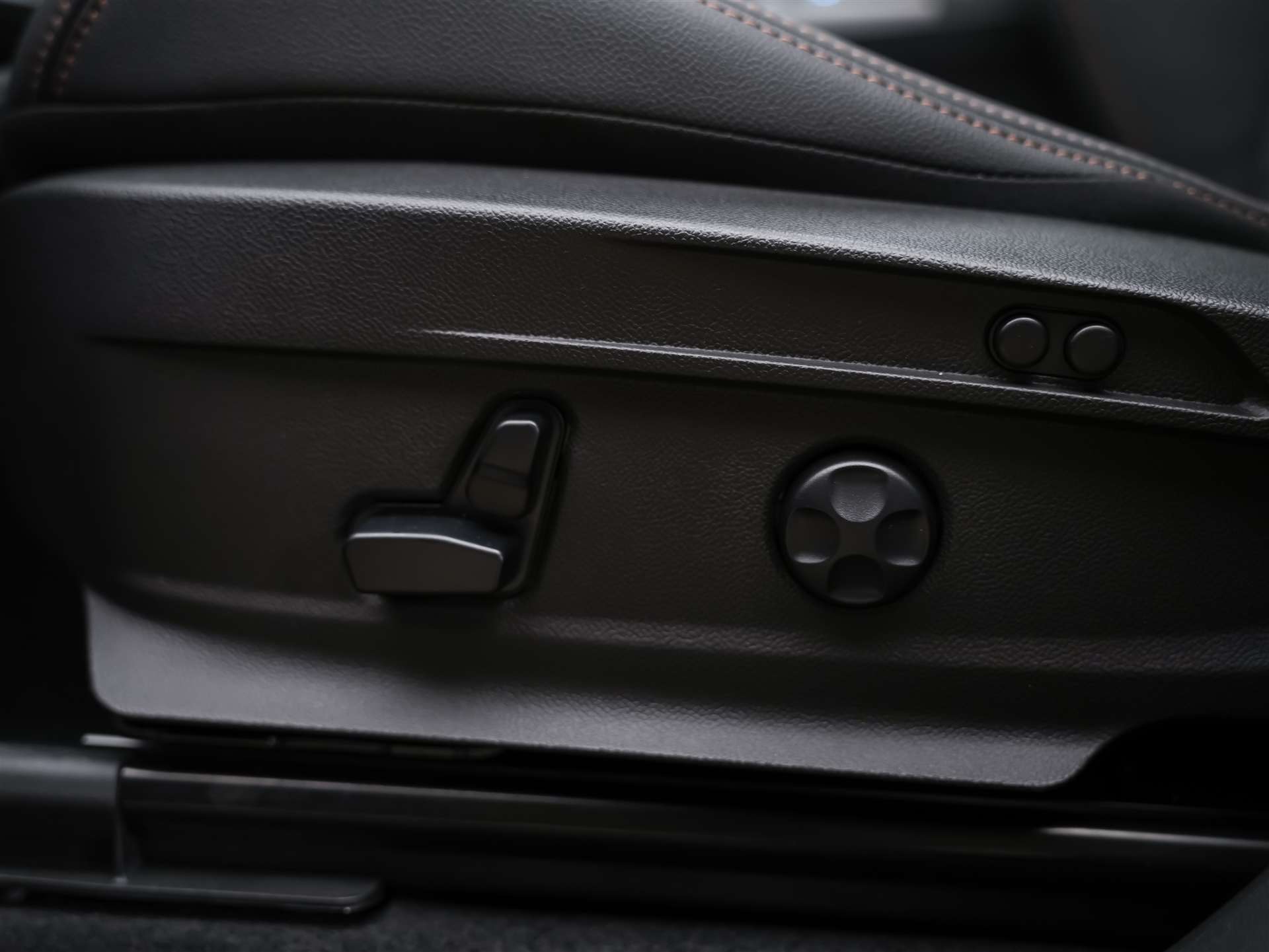 ALFA ROMEO Stelvio 2.0 Intensa Q4 AT8 *SOFORT Verfügbar*Werksgarantie*Panorama*Harman/Kardon*-image-30