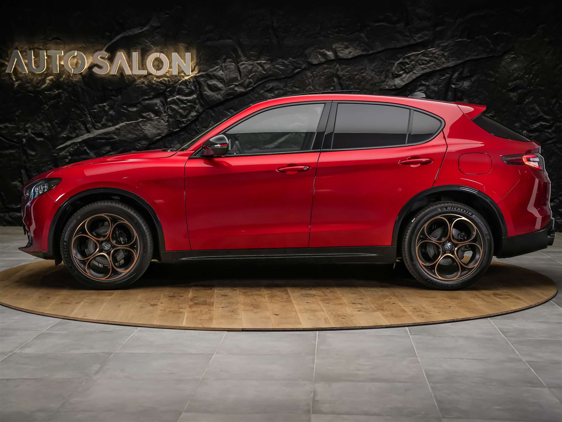 ALFA ROMEO Stelvio 2.0 Intensa Q4 AT8 *SOFORT Verfügbar*Werksgarantie*Panorama*Harman/Kardon*-showroom-element-2