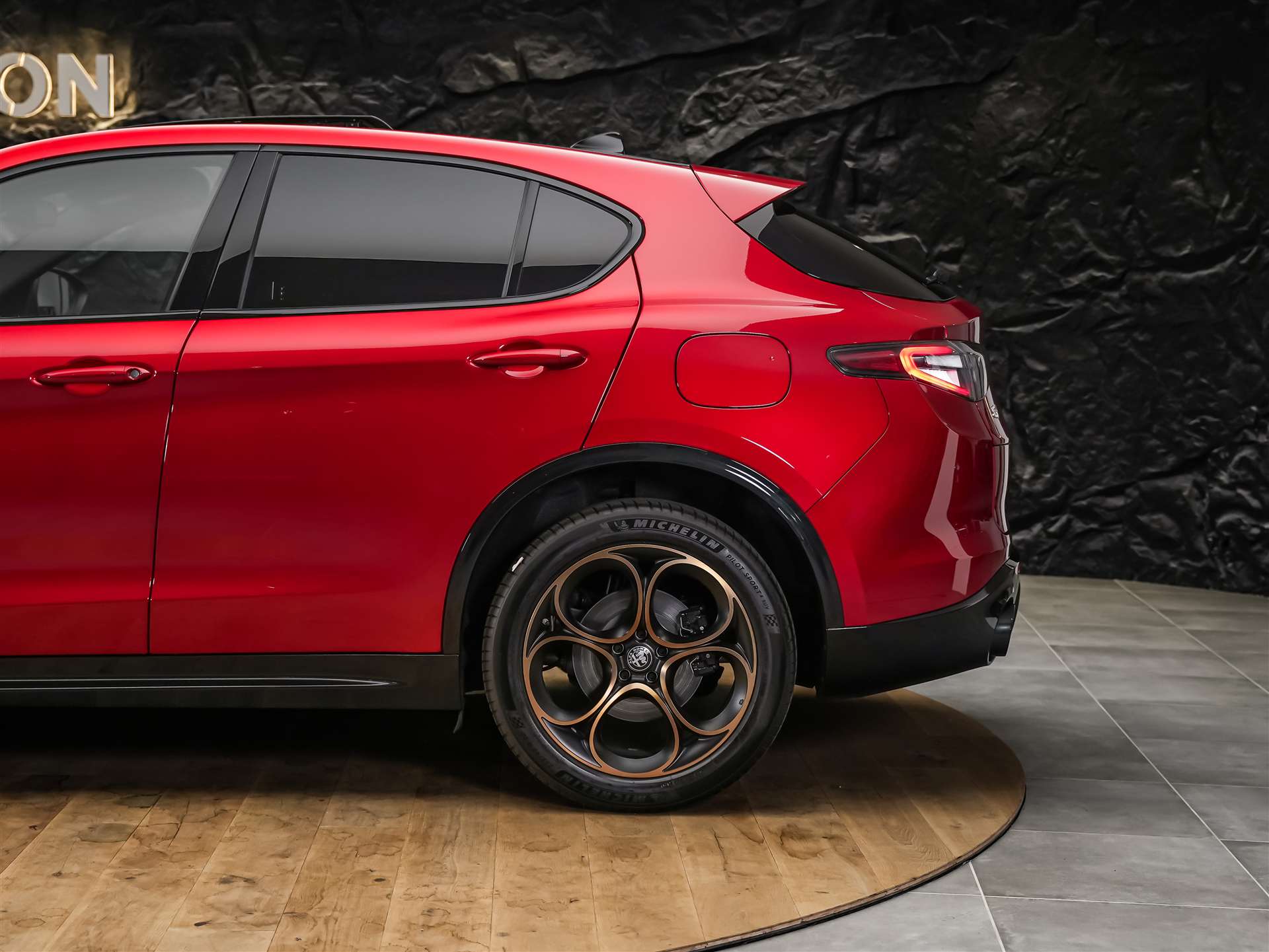 ALFA ROMEO Stelvio 2.0 Intensa Q4 AT8 *SOFORT Verfügbar*Werksgarantie*Panorama*Harman/Kardon*-image-20