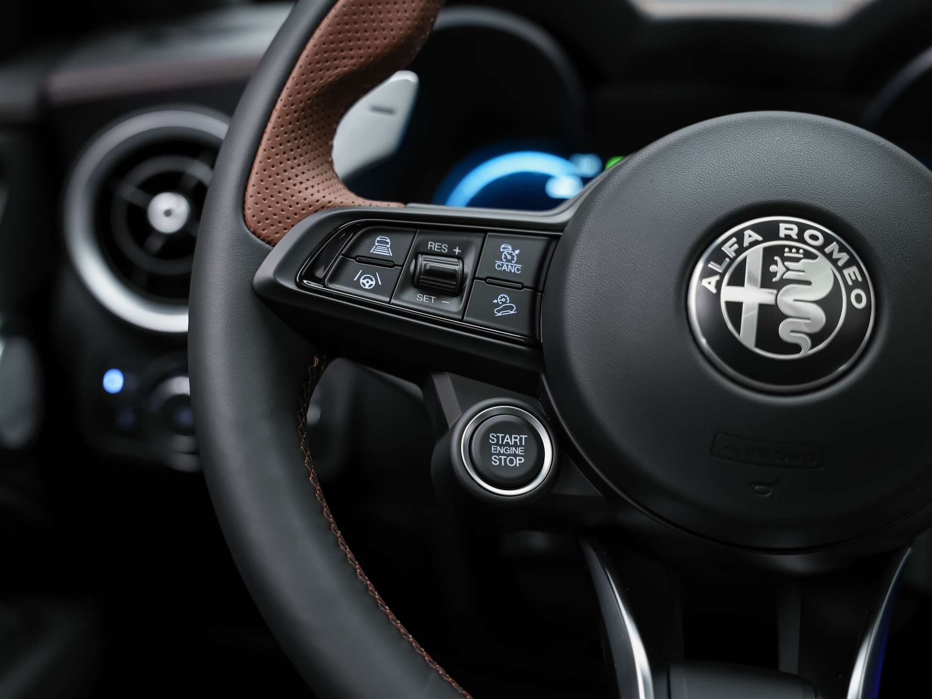 ALFA ROMEO Stelvio 2.0 Intensa Q4 AT8 *SOFORT Verfügbar*Werksgarantie*Panorama*Harman/Kardon*-image-32
