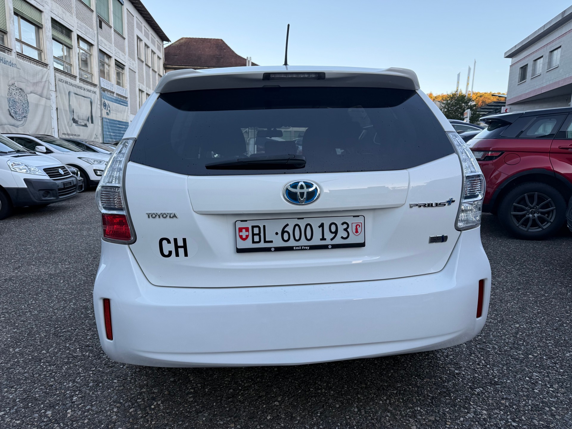 TOYOTA Prius+ 1.8 VVT-i HSD Sol-showroom-element-3