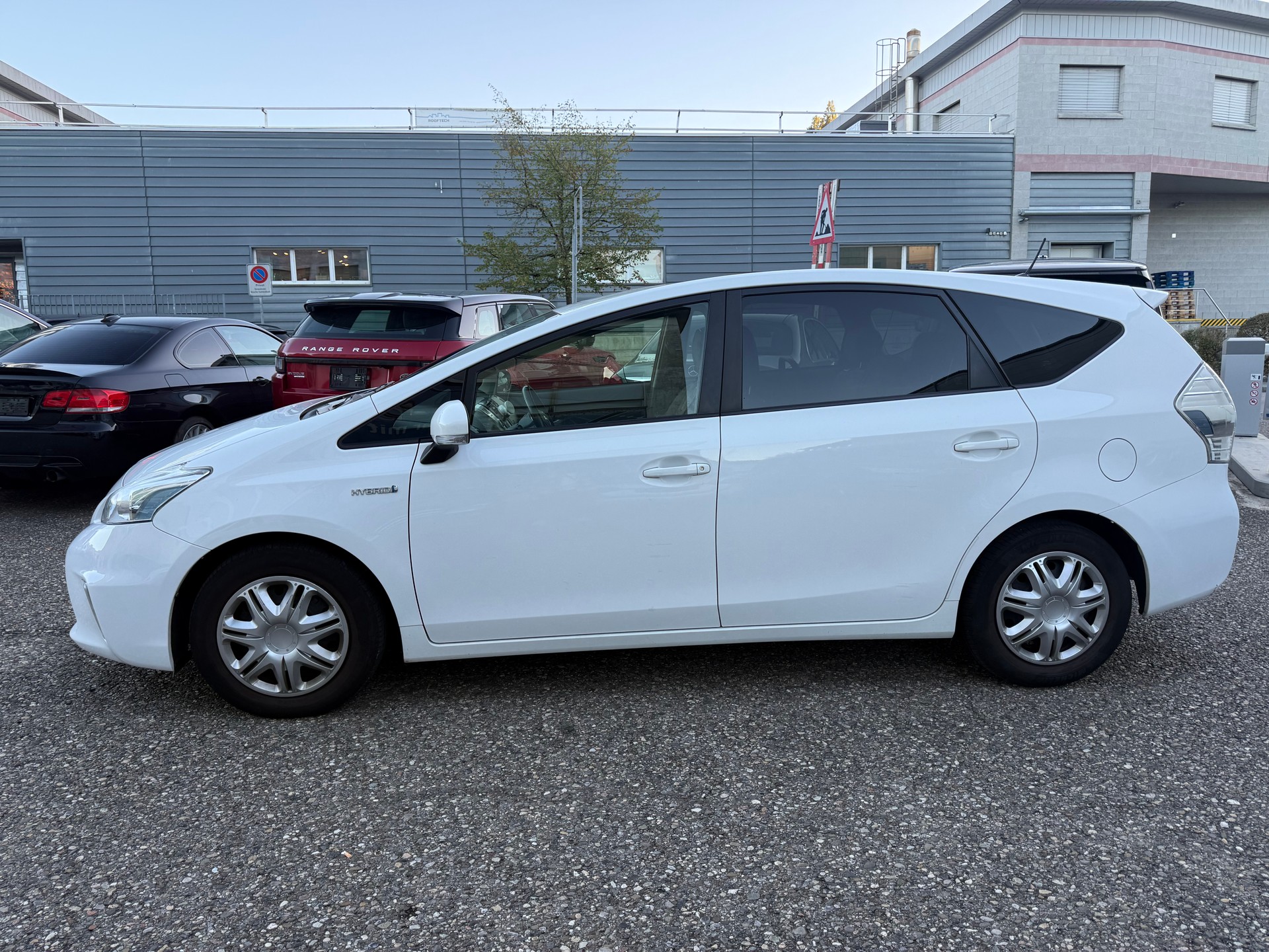 TOYOTA Prius+ 1.8 VVT-i HSD Sol-showroom-element-1