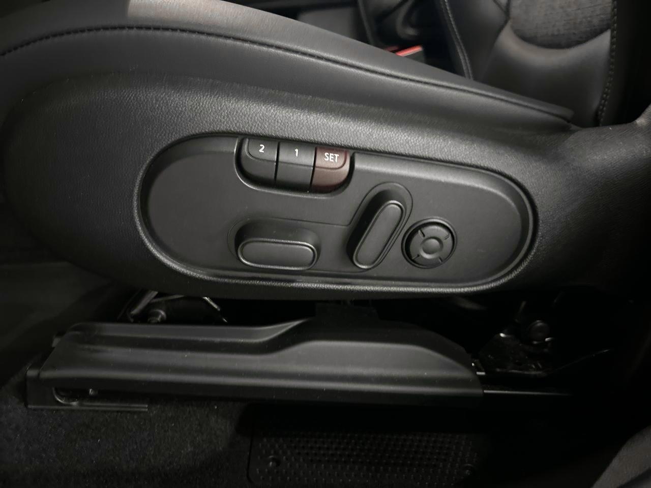 MINI Countryman Cooper SE ALL4-image-29
