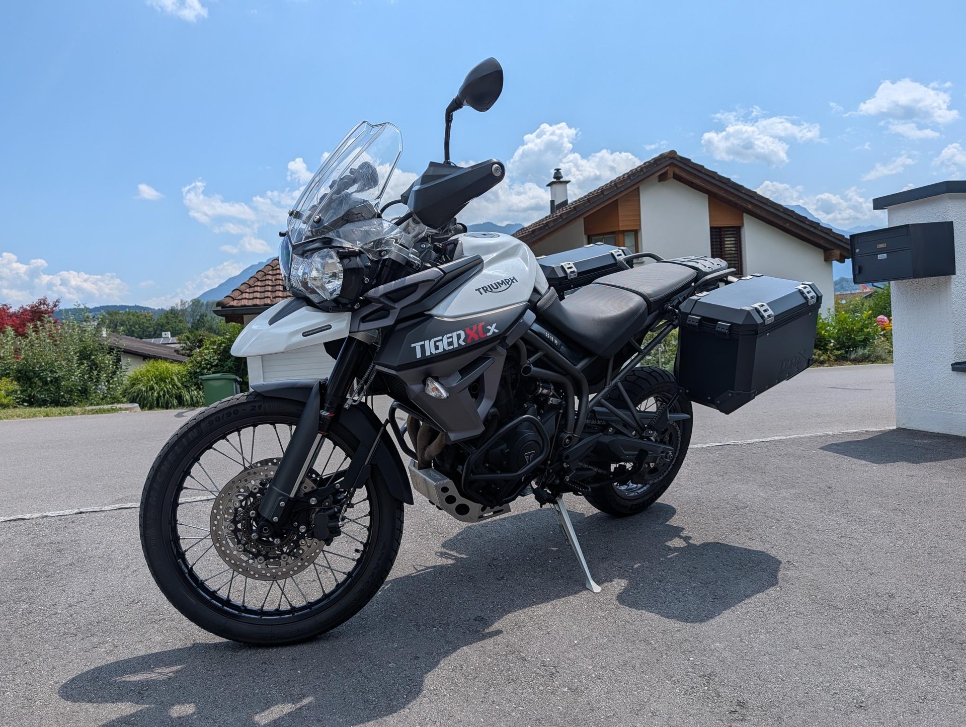 TRIUMPH Tiger 800 XCx ABS-image-0