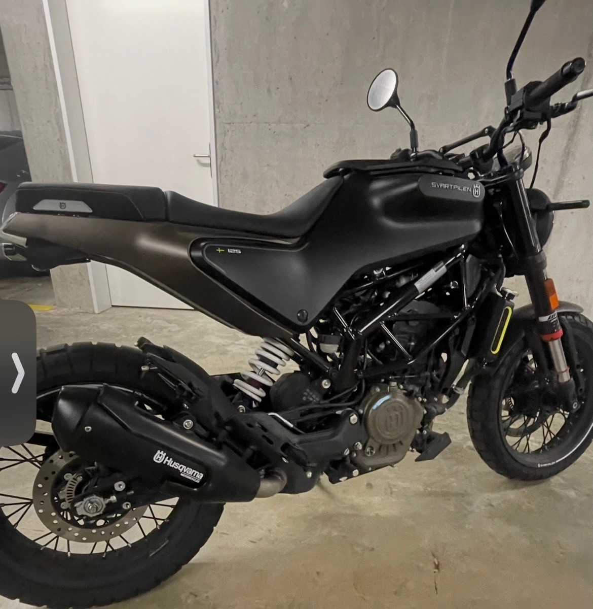 HUSQVARNA Svartpilen 125 Neuwertig, super Zustand-image-1