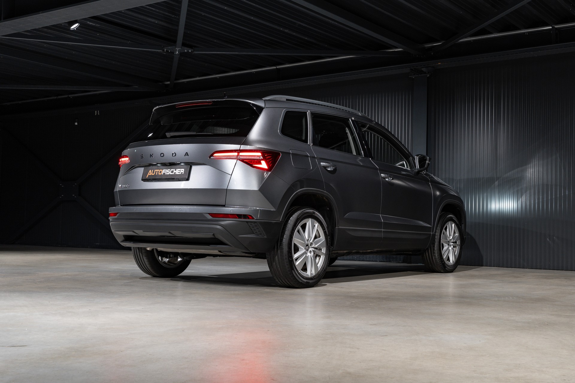 SKODA Karoq 1.5 TSI Selection DSG-image-6