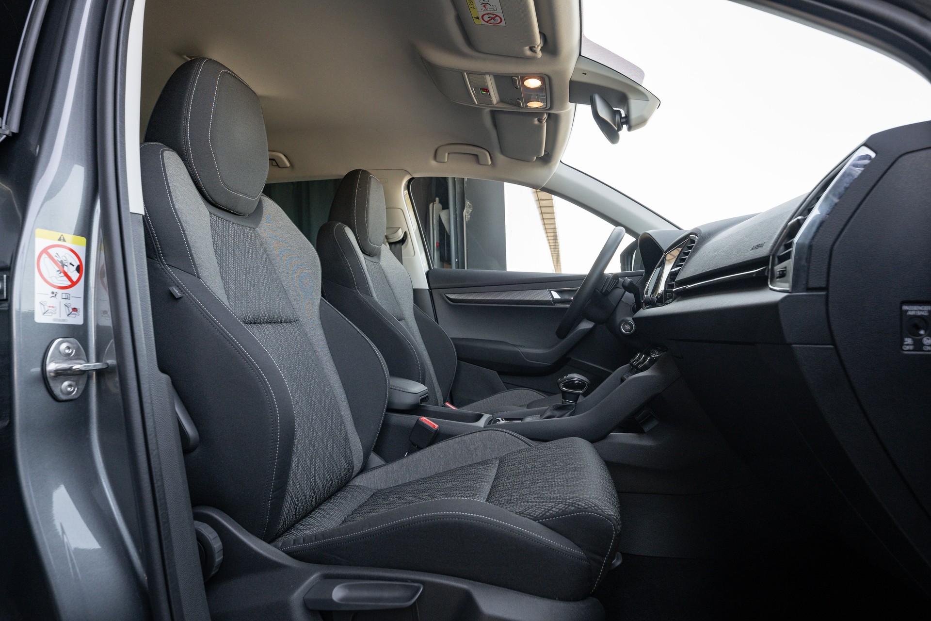 SKODA Karoq 1.5 TSI Selection DSG-image-10