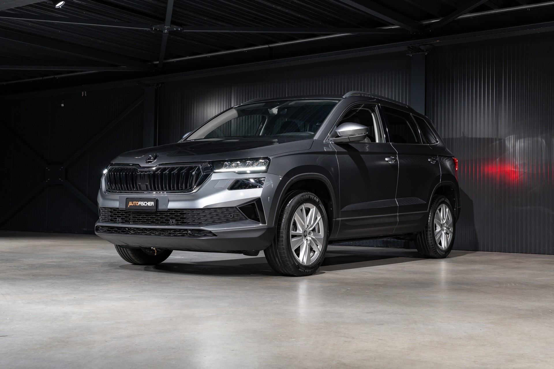 SKODA Karoq 1.5 TSI Selection DSG-showroom-element-3