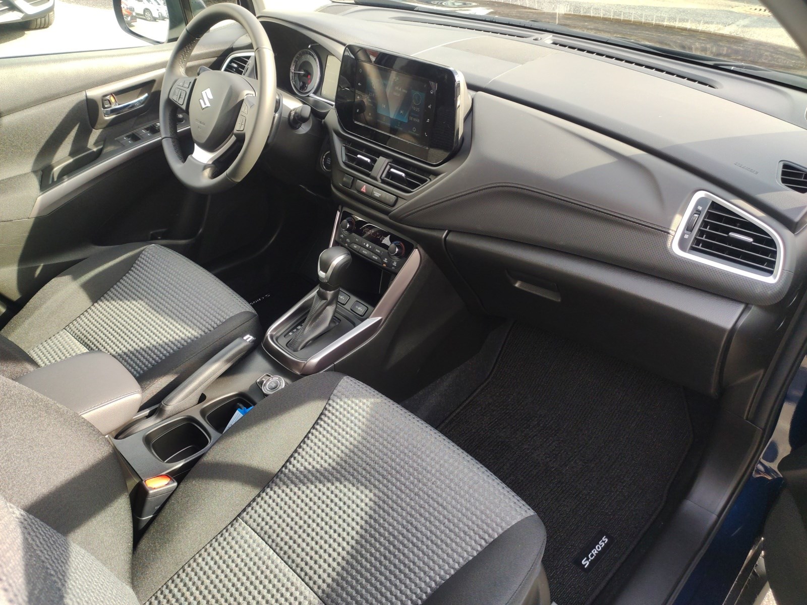 SUZUKI S-Cross 1.5 Compact+ Hybrid-image-12