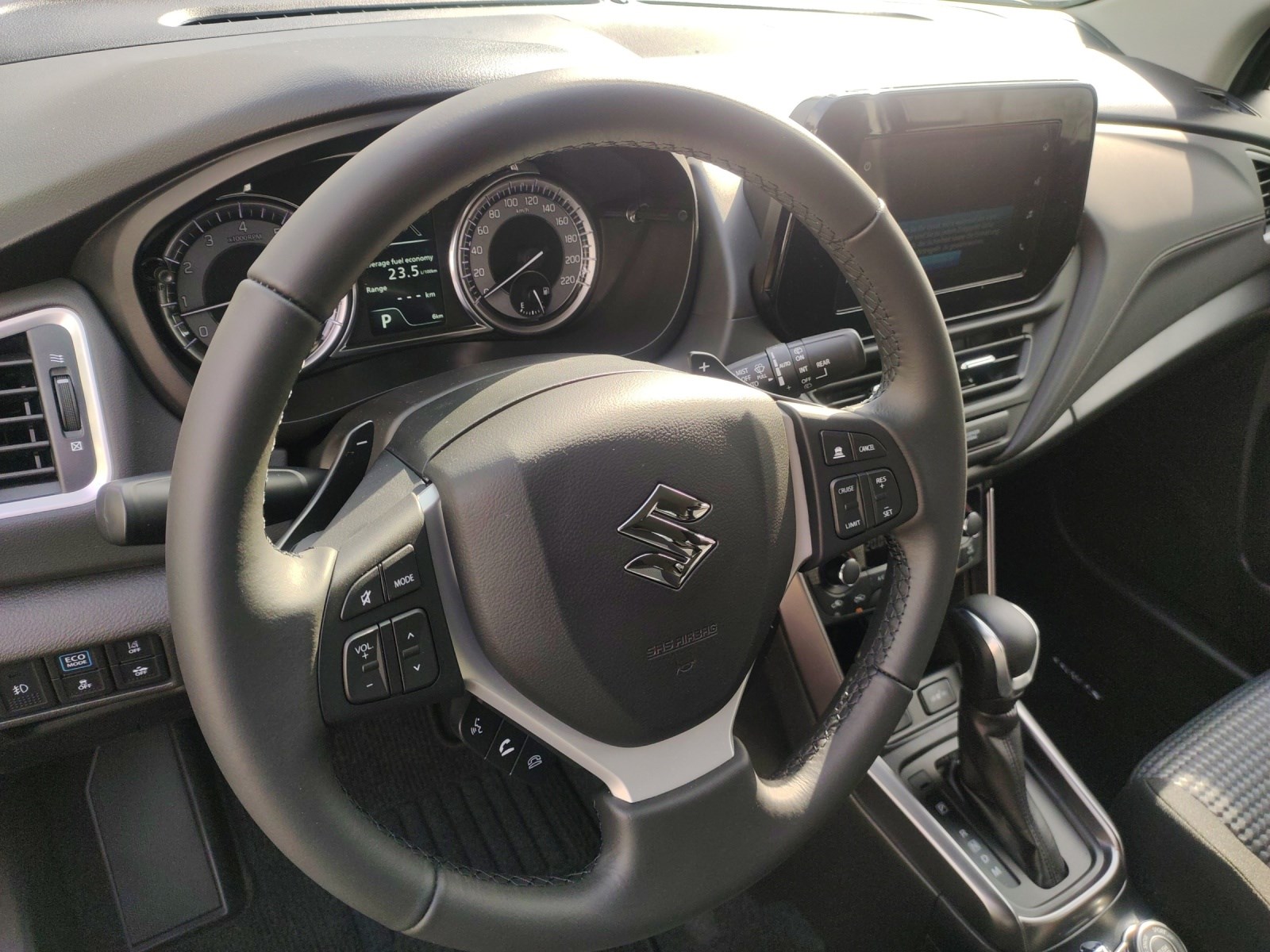 SUZUKI S-Cross 1.5 Compact+ Hybrid-image-9