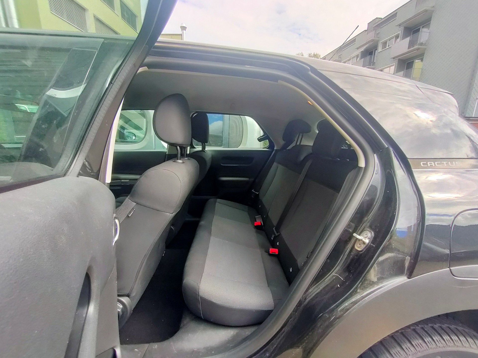 CITROEN C4 Cactus 1.2 Pure Tech Feel-image-9