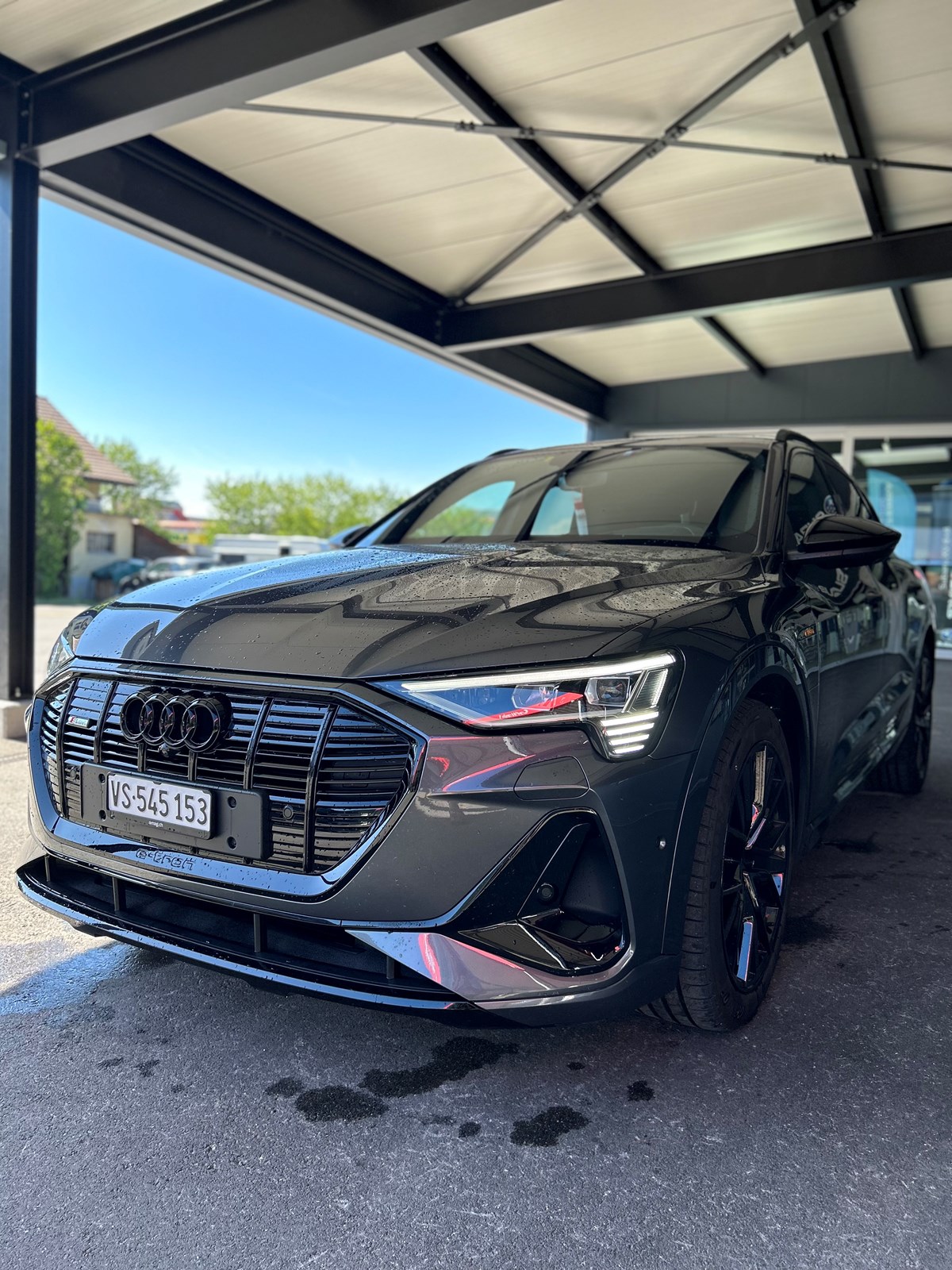AUDI e-tron 55 S Line Black Edition quattro-image-1