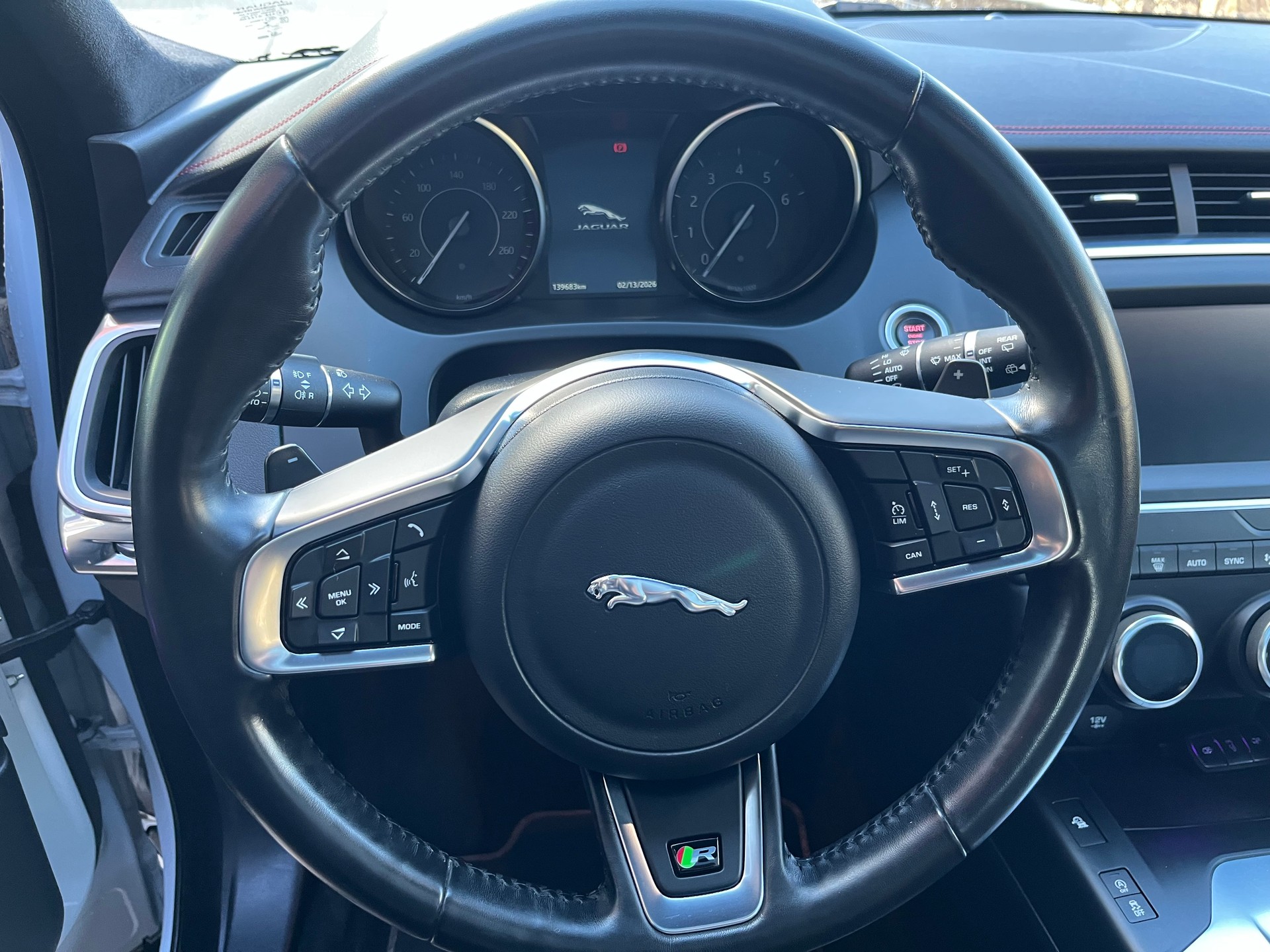 JAGUAR E-Pace 2.0 P250 First Edition AWD Automatik-image-5
