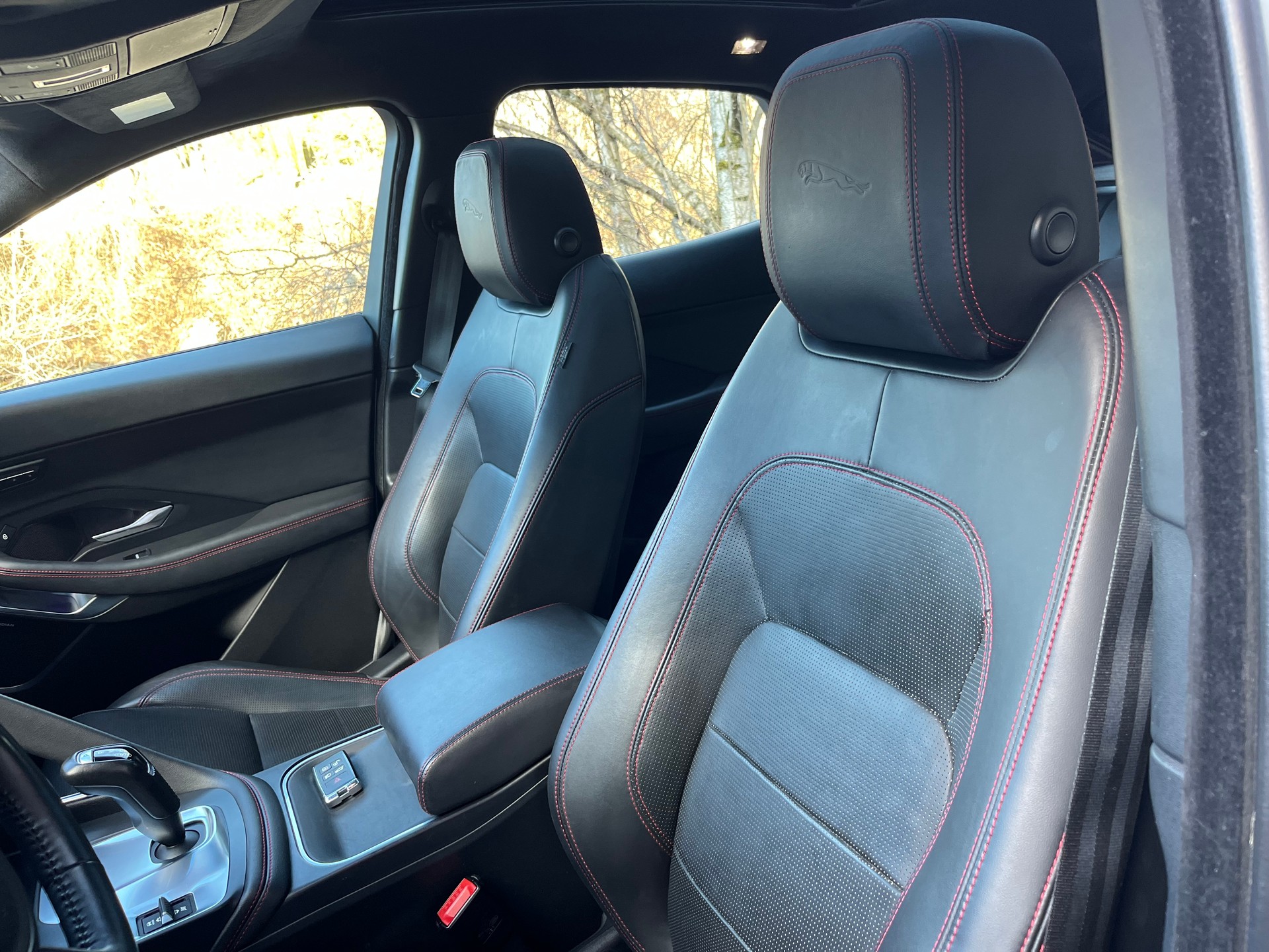 JAGUAR E-Pace 2.0 P250 First Edition AWD Automatik-image-6