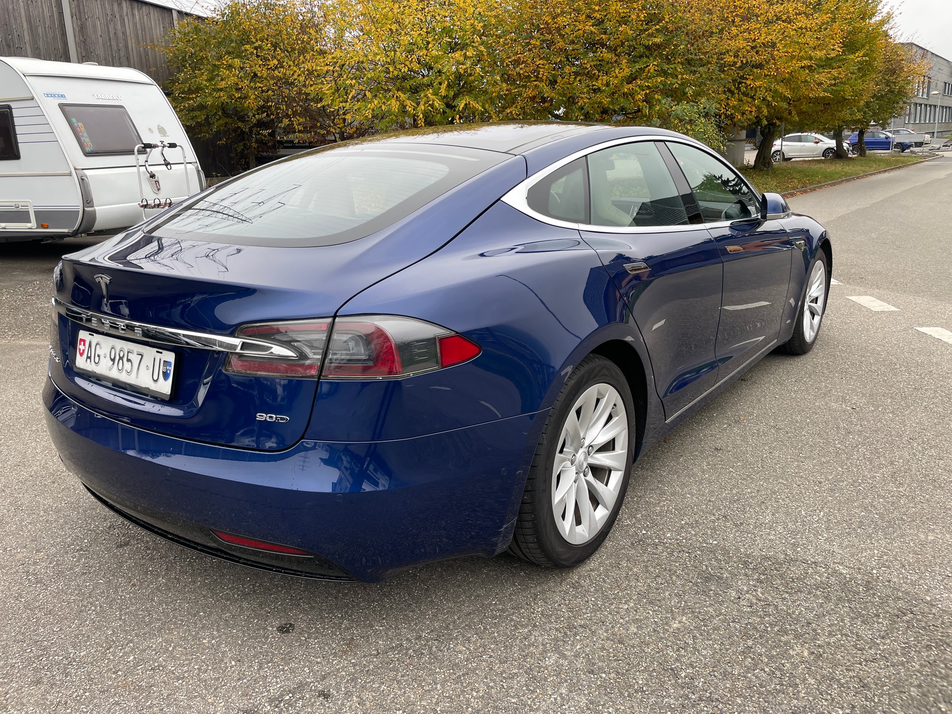 TESLA Model S 90 D-image-7