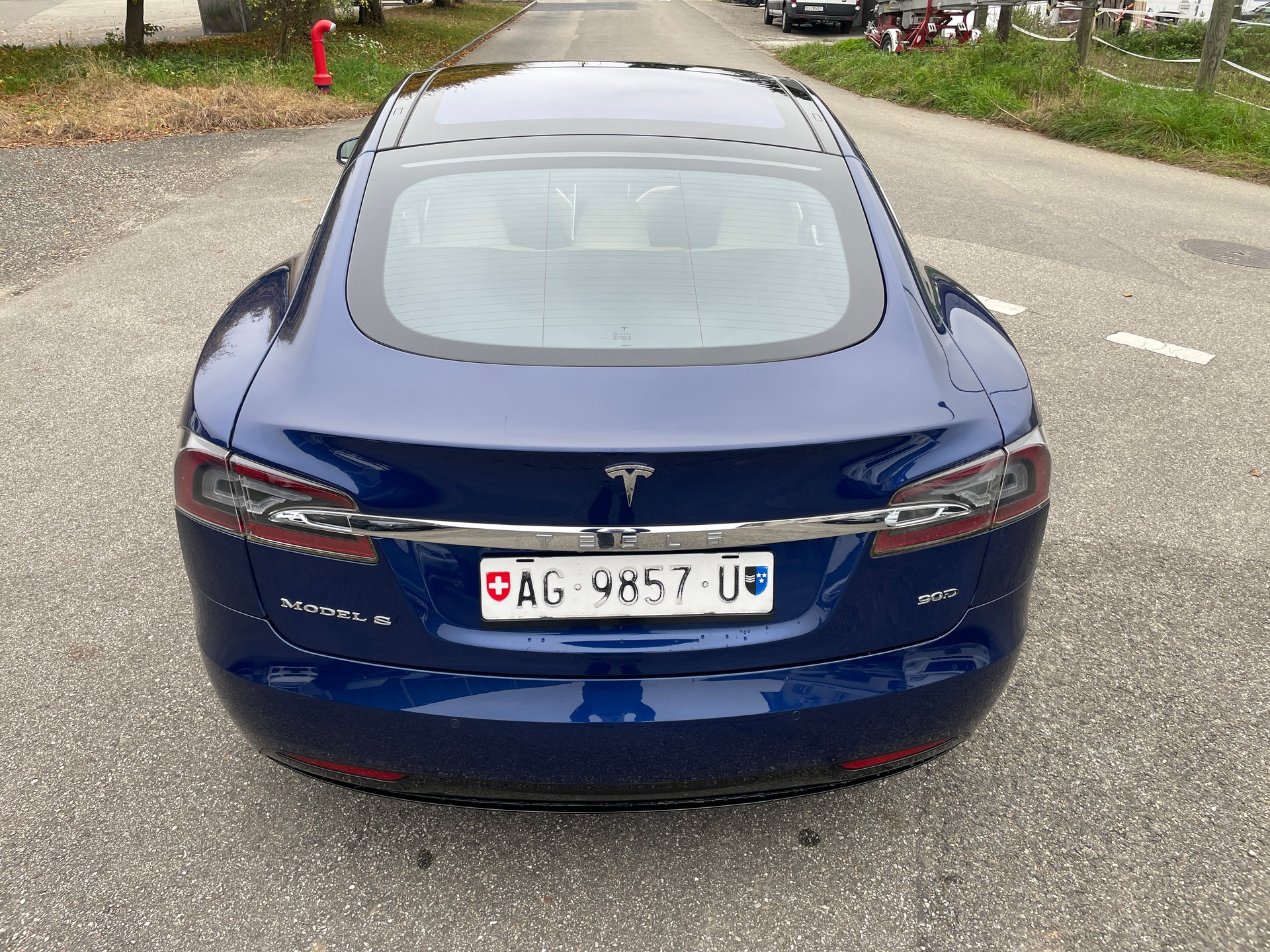 TESLA Model S 90 D-image-6