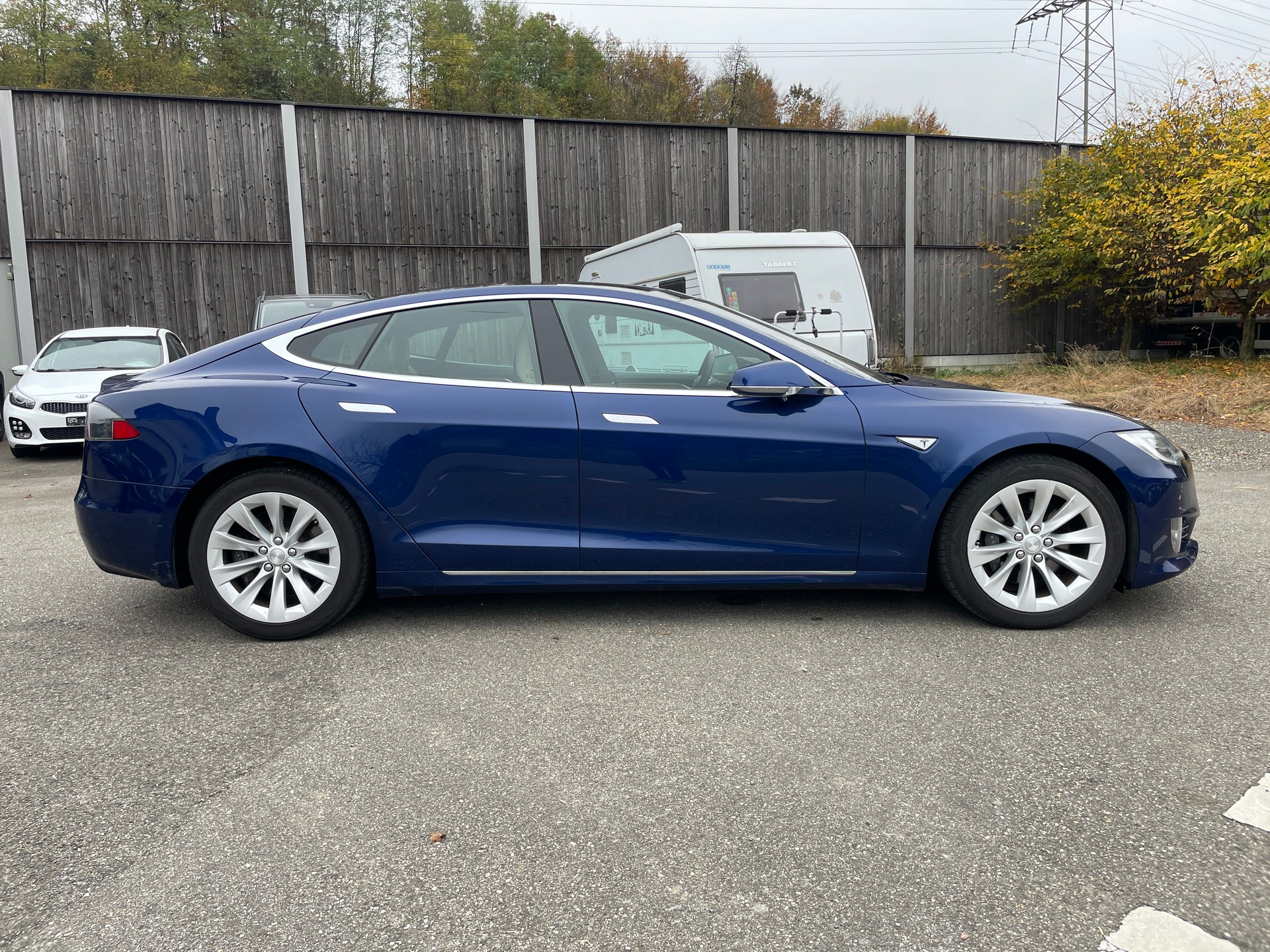 TESLA Model S 90 D-image-9