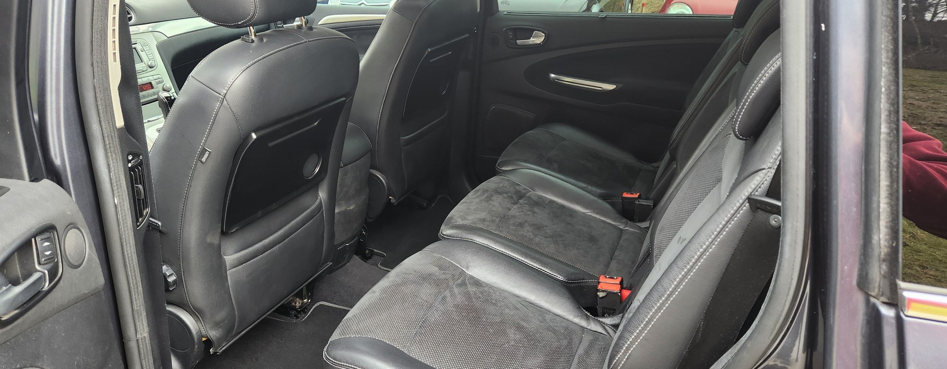 FORD Galaxy 2.0 TDCi Ghia Automatic-image-13