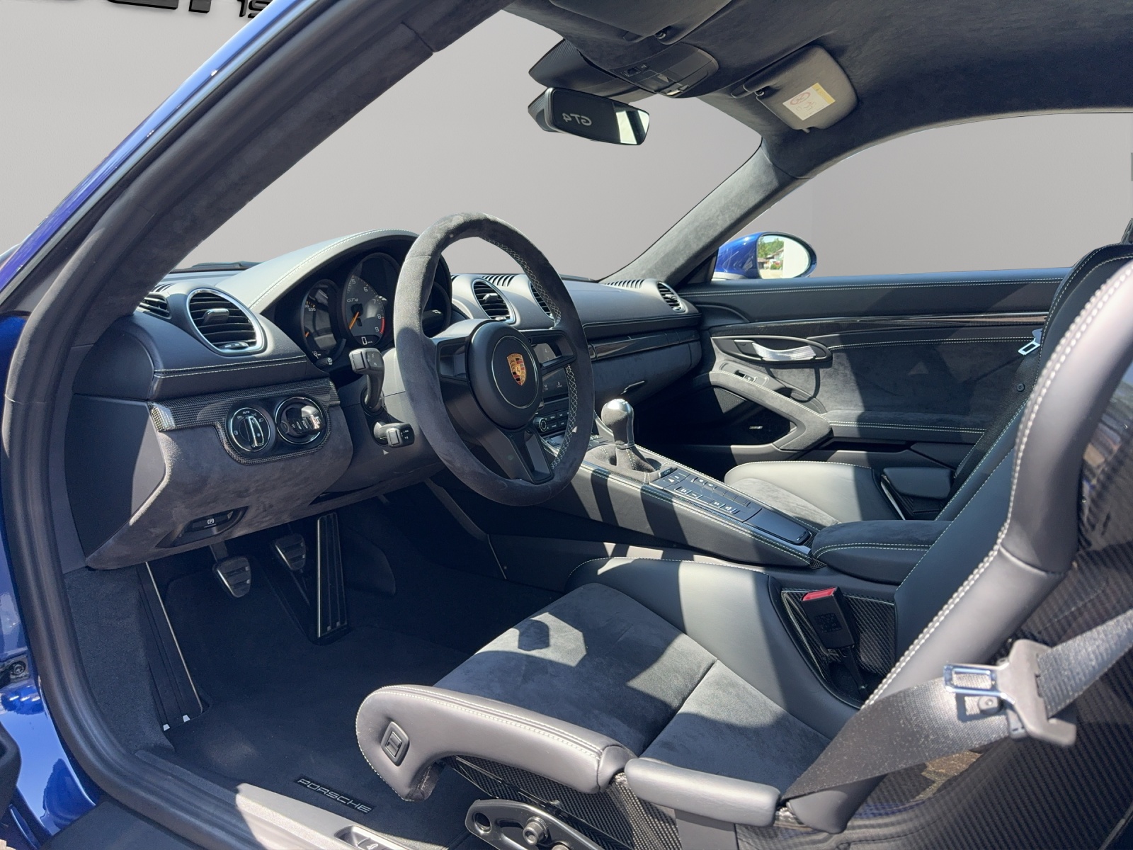 PORSCHE Cayman 718 4.0 GT4-image-7
