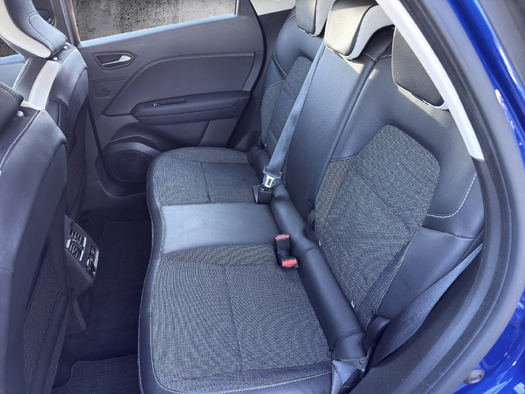 RENAULT Captur 1.6 E-Tech Plug-in Intens-image-9