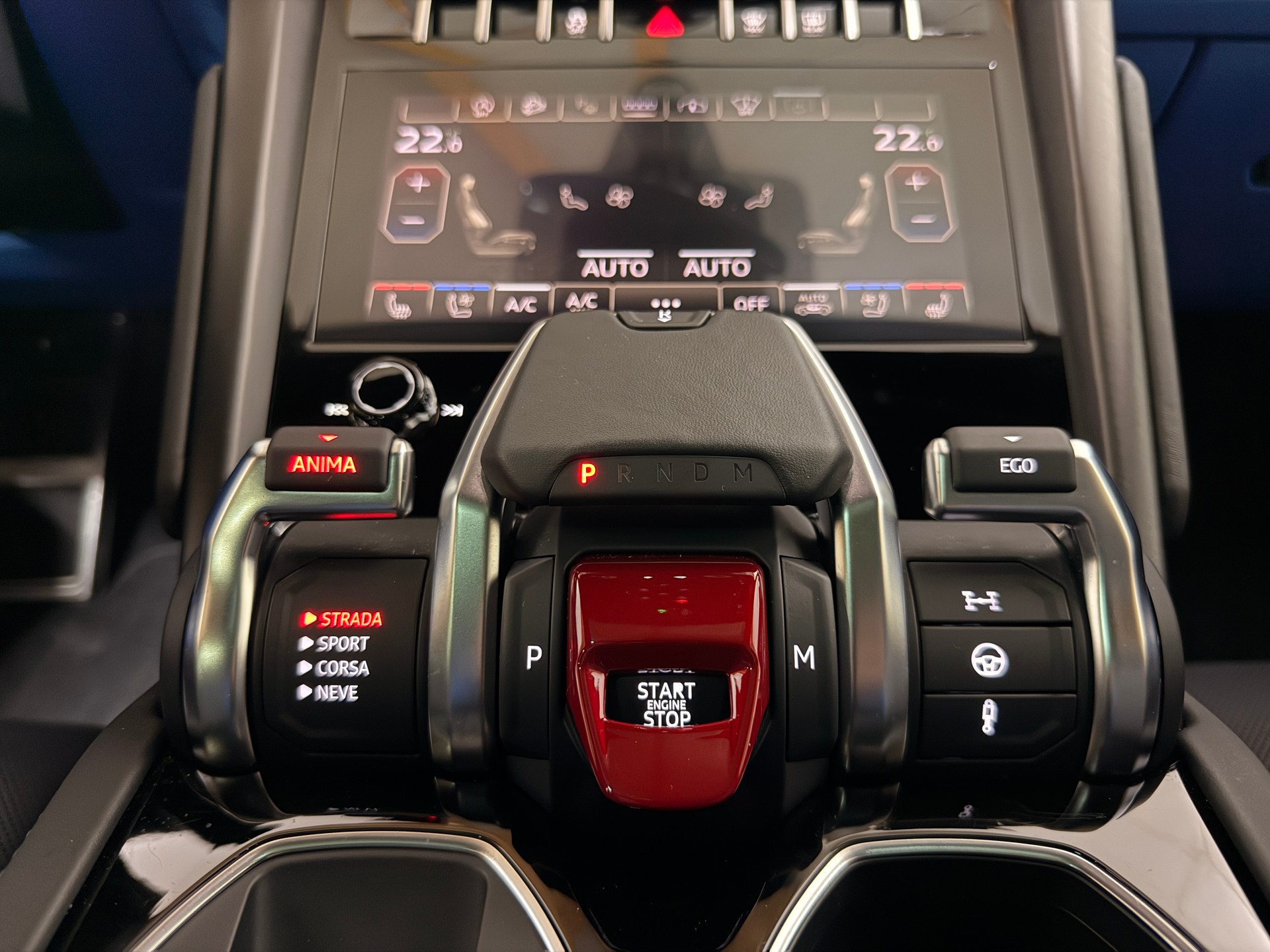 LAMBORGHINI Urus S E-Gear-image-23