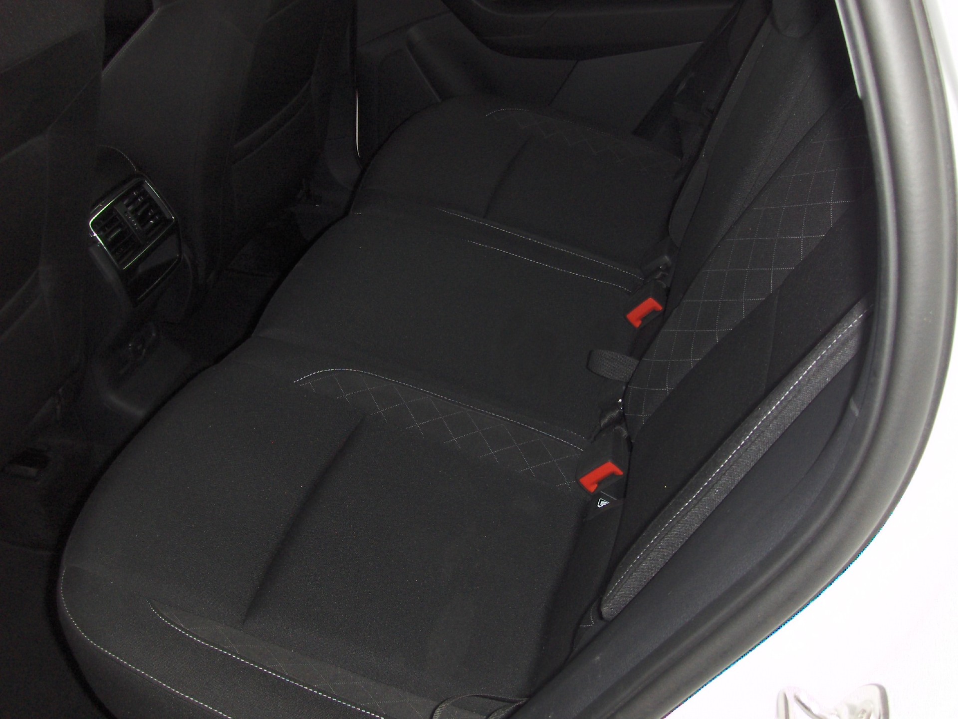 SKODA Karoq 2.0 TDI CR Ambition 4x4 DSG-image-6