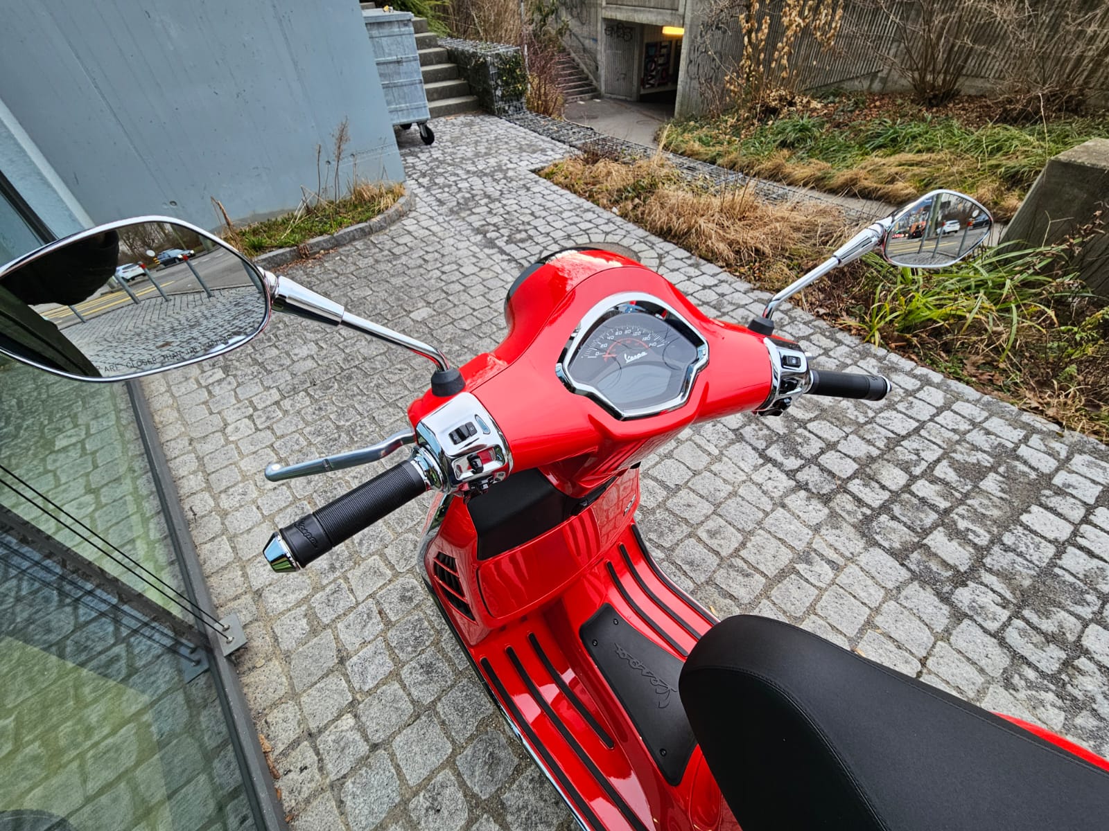 PIAGGIO Vespa GTS 125 Super Euro 5+-image-5