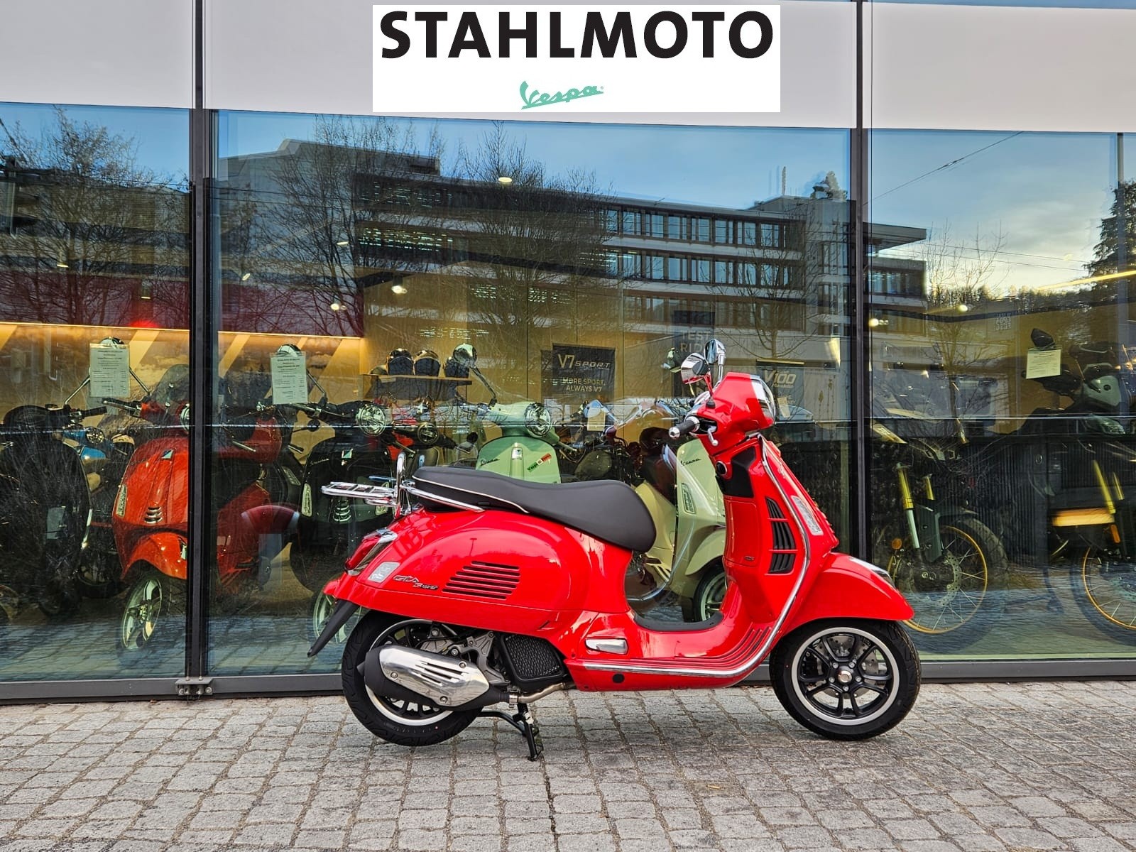 PIAGGIO Vespa GTS 125 Super Euro 5+-image-0